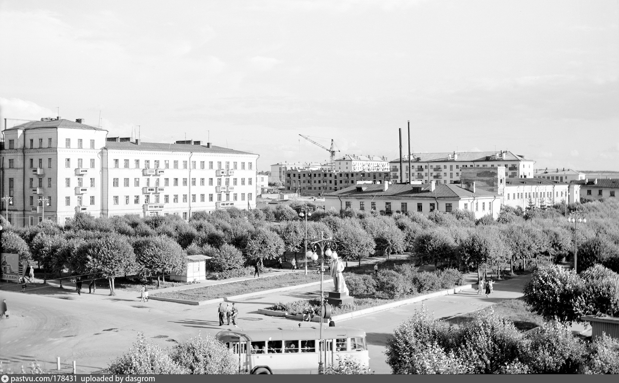 Вологда 1990 год. Улица Беляева Вологда история. Льнокомбинат Вологда улица. Площадь Текстильщиков Вологда. Поселок льнокомбината Вологда.