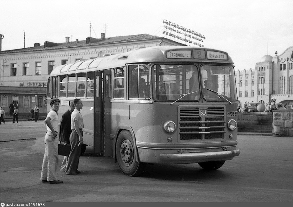 Автобус 60 х. Лиаз 158в ленинград. Старые американские автобусы. Лиаз 158. Ford bus 1930.