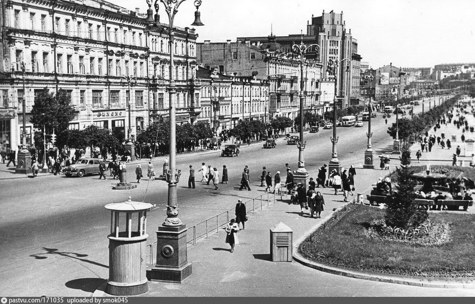 Старый киев. Киев довоенный Крещатик. Киев 1940. Центр Киева Крещатик 40 лет назад. Киев довоенный Крещатик 1939 1940.