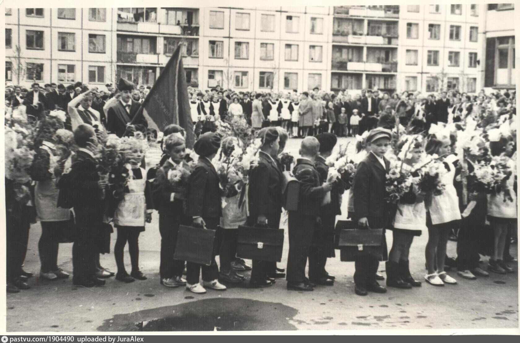 236 школа фрунзенского. Школа 236 в 90-е. Школа 236 Москва старые фотографии. Купчино в 70е годы. Фото Купчино школа 443 70-80 годов.