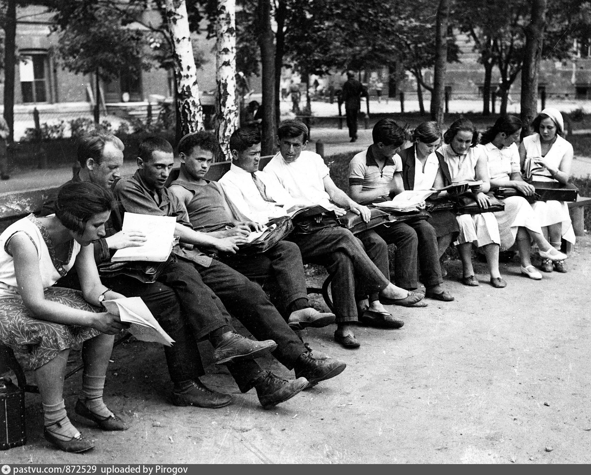 Старые былые времена. Советские студенты. Студенчество в СССР. Студенты СССР 1920. Кубинские студенты в СССР.