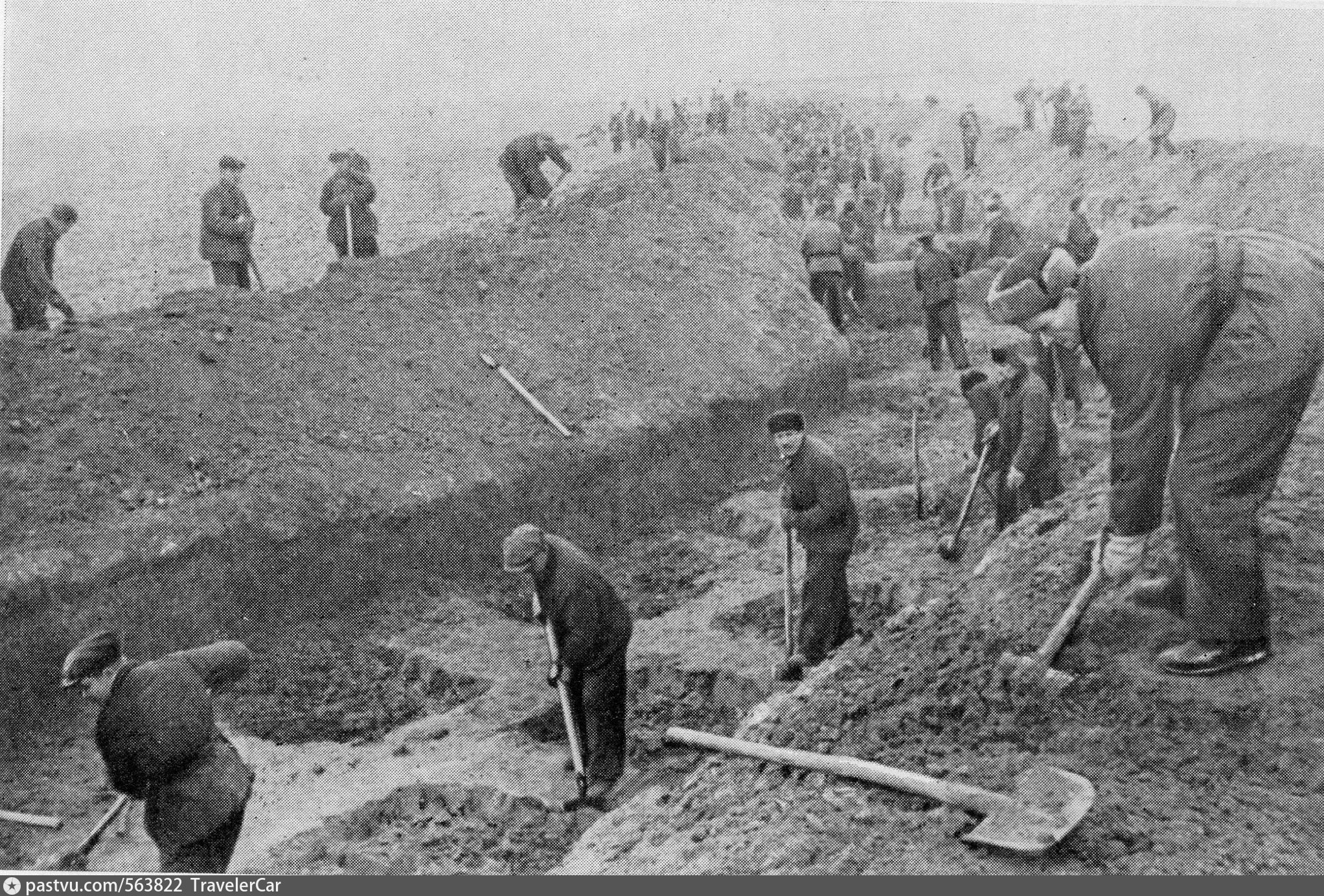 В обороне подступов москвы участие приняли курсанты. Противотанковый ров 1941. Сурский рубеж противотанковые рвы. Противотанковый ров Ярославль 1941. Москвичи роют противотанковые рвы.