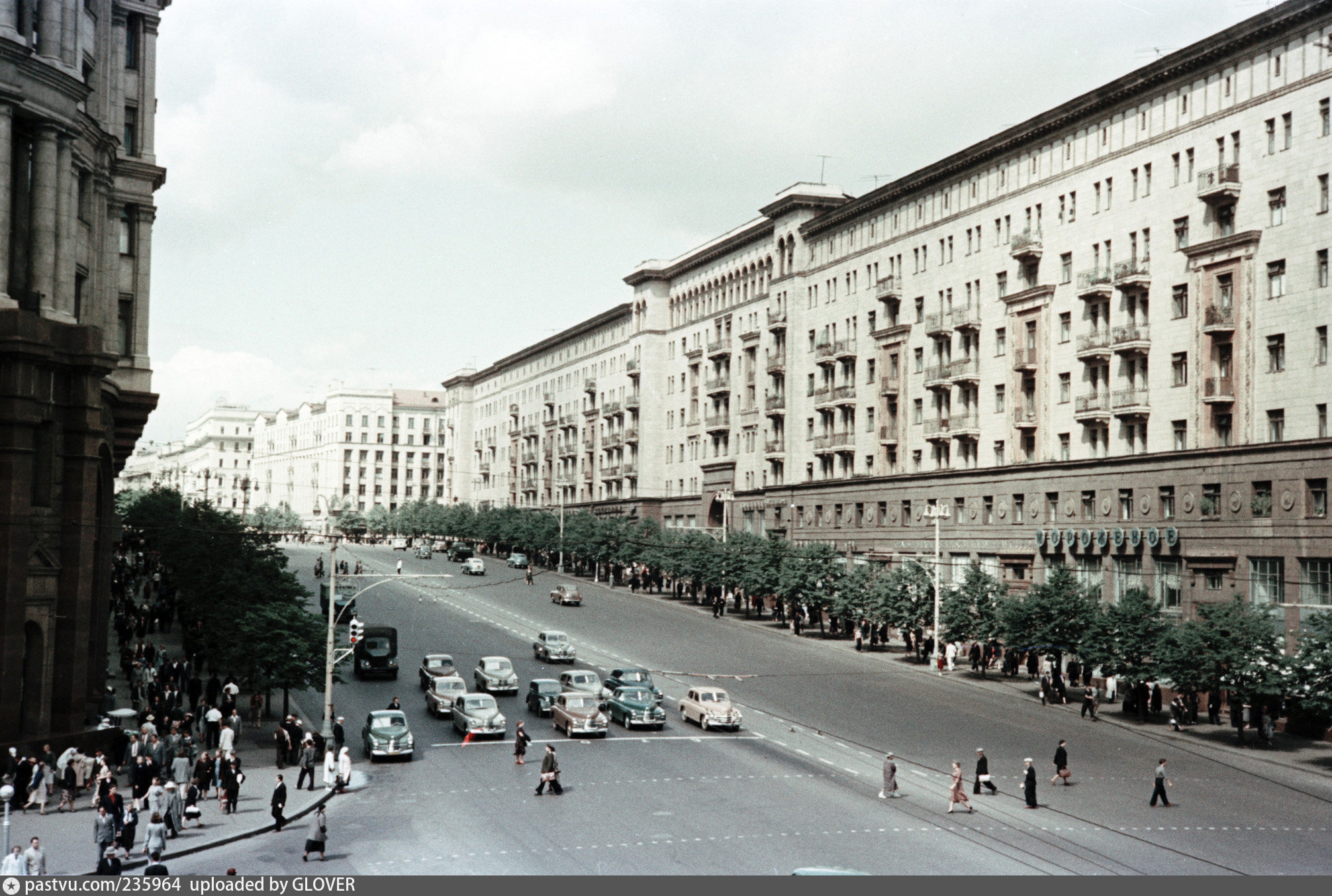 Тверская улица горького. Тверская улица 1950-е. Тверская улица Москва 1950 года. Тверская улица 60е.