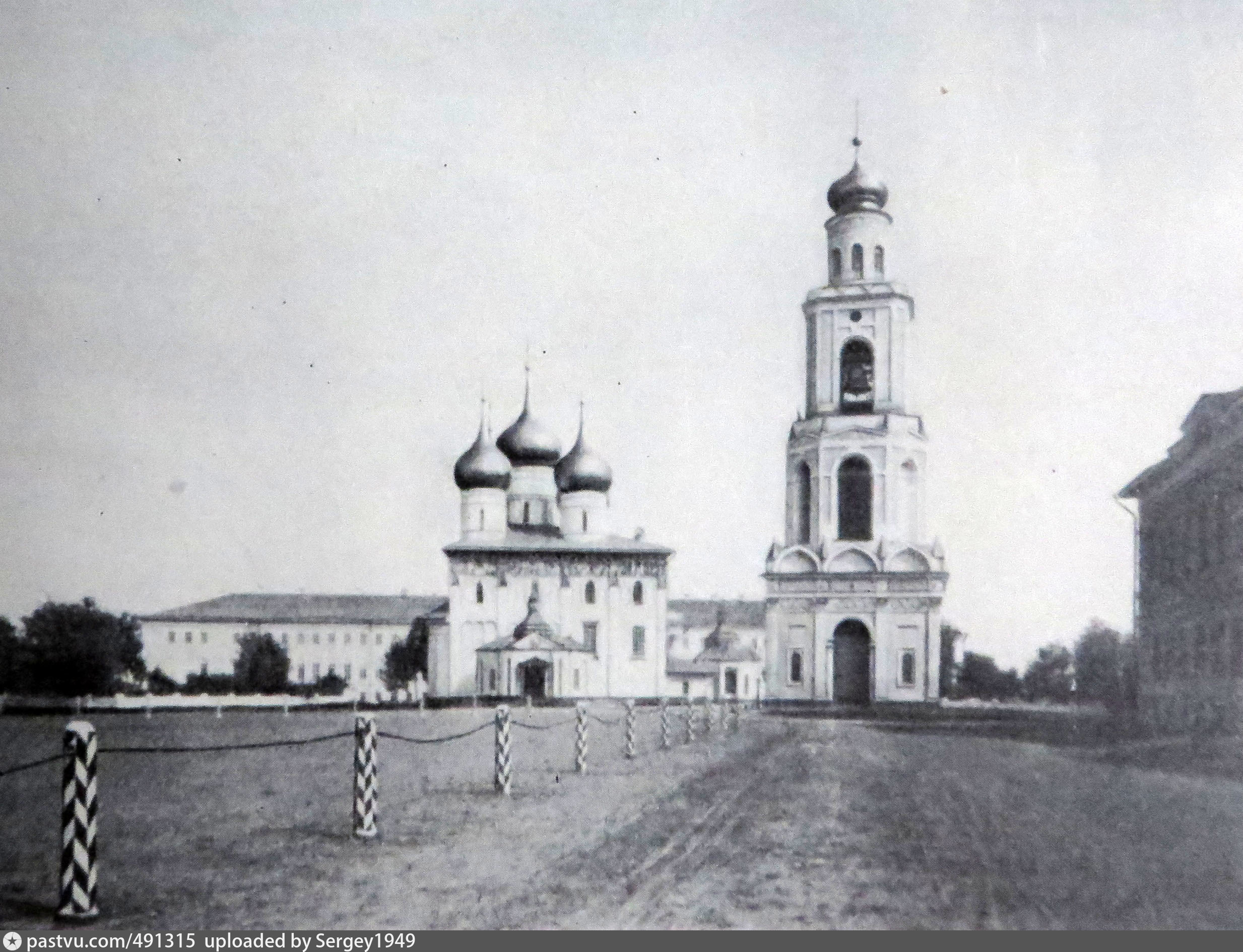 Успенская Церковь с колокольней г Ржеве