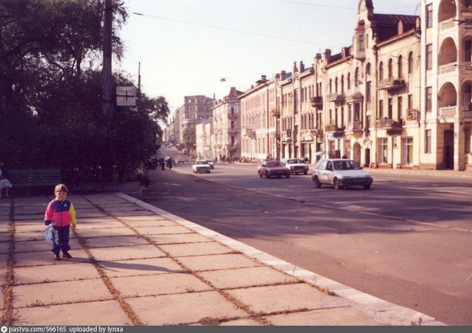 Владивосток 90. Светланская 90. Владивосток 90-е. Владивосток в 90-е годы. Фокина торговая улица Владивосток 1980.