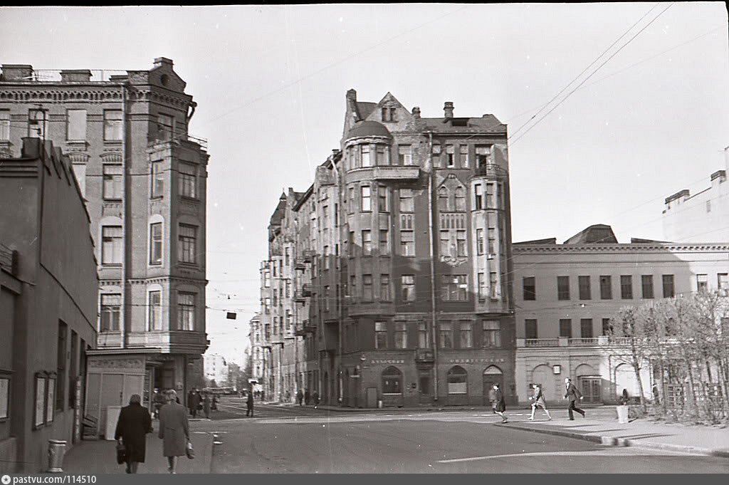 Большая петроградская улица. Петроградский район Санкт-Петербурга улица Пионерская. Чкаловский проспект Ленинград. Петроградская сторона Санкт-Петербург 19 век. Петроградская сторона Ленинград.