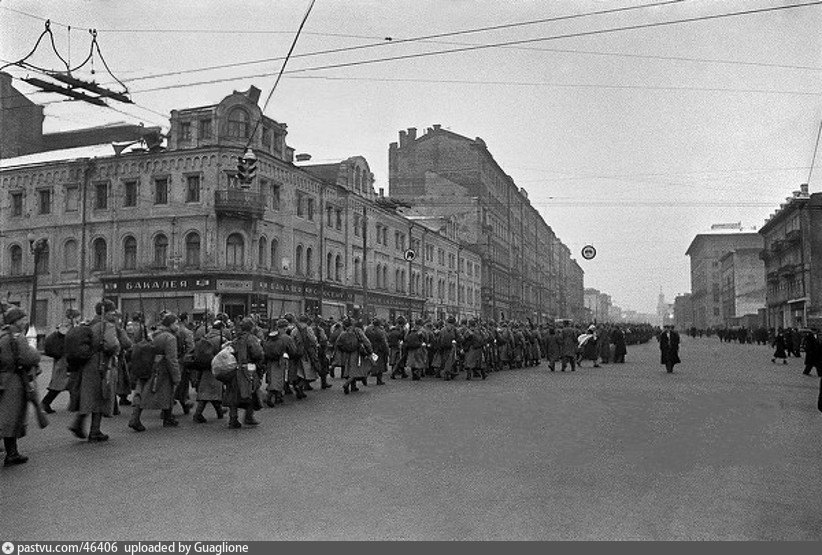 Москва летом 1941. Площадь Маяковского 1941. 16 Октября 1941 Москва. Москва в октябре 1941 года. Москва 1941 год.