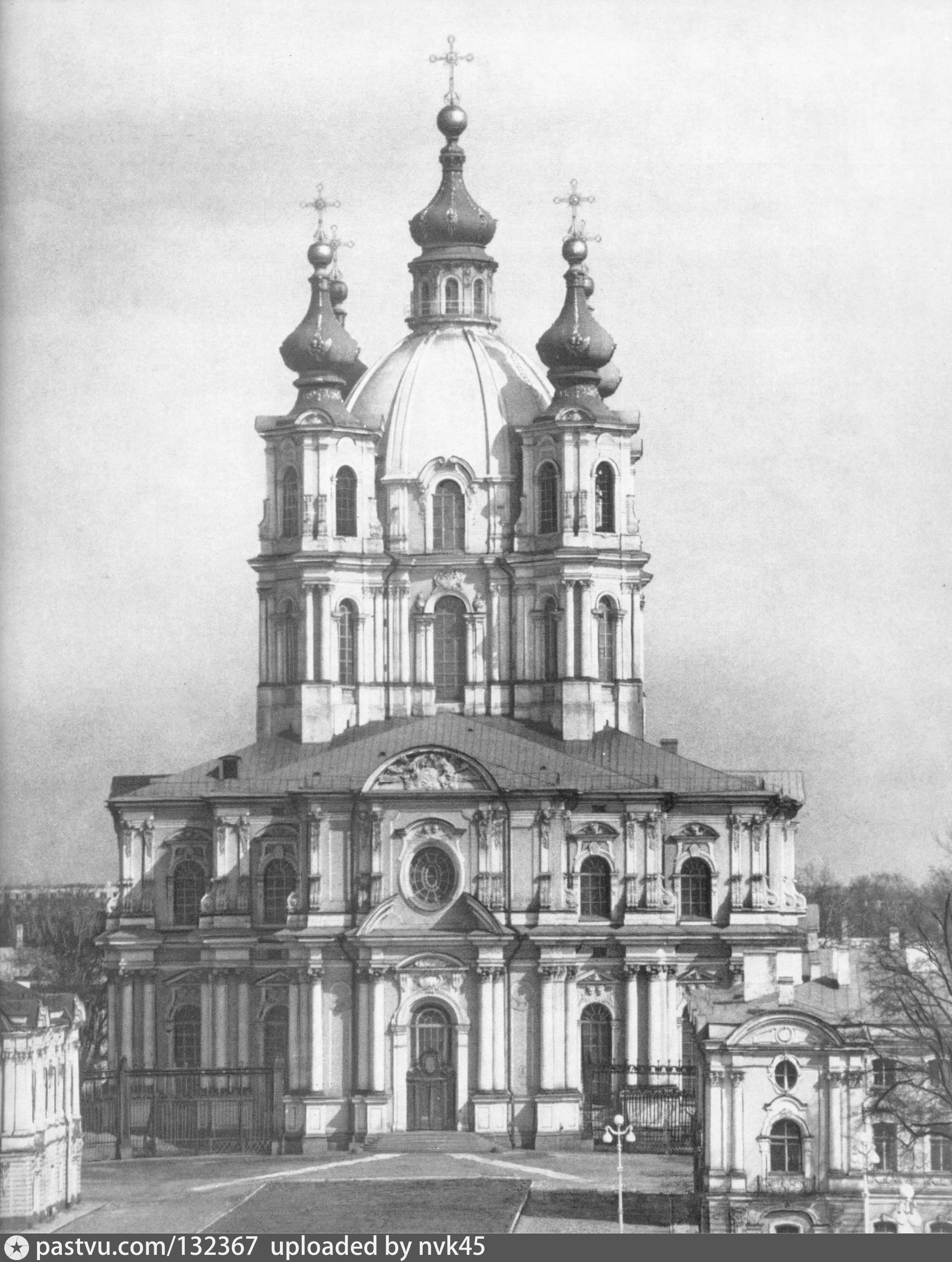 Православная церковь 18 века. Смольный монастырь при Петре 1. Смольная Церковь 18 век.