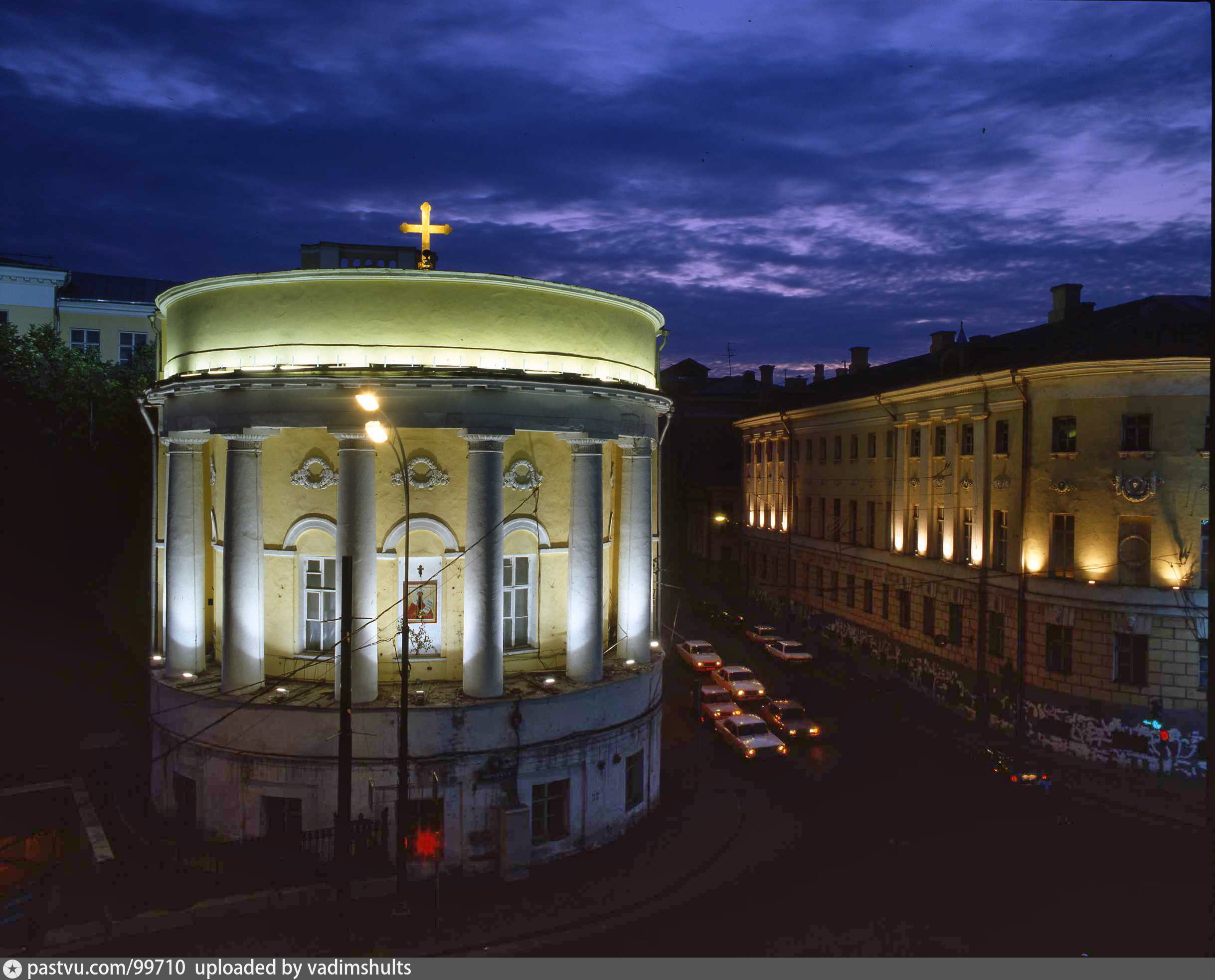 Храм татианы при мгу. Храм мученицы Татианы Москва. Храм мученицы Татьяны при МГУ. Домовой храм мученицы Татьяны МГУ. Храм Святой Татьяны в Москве при МГУ.