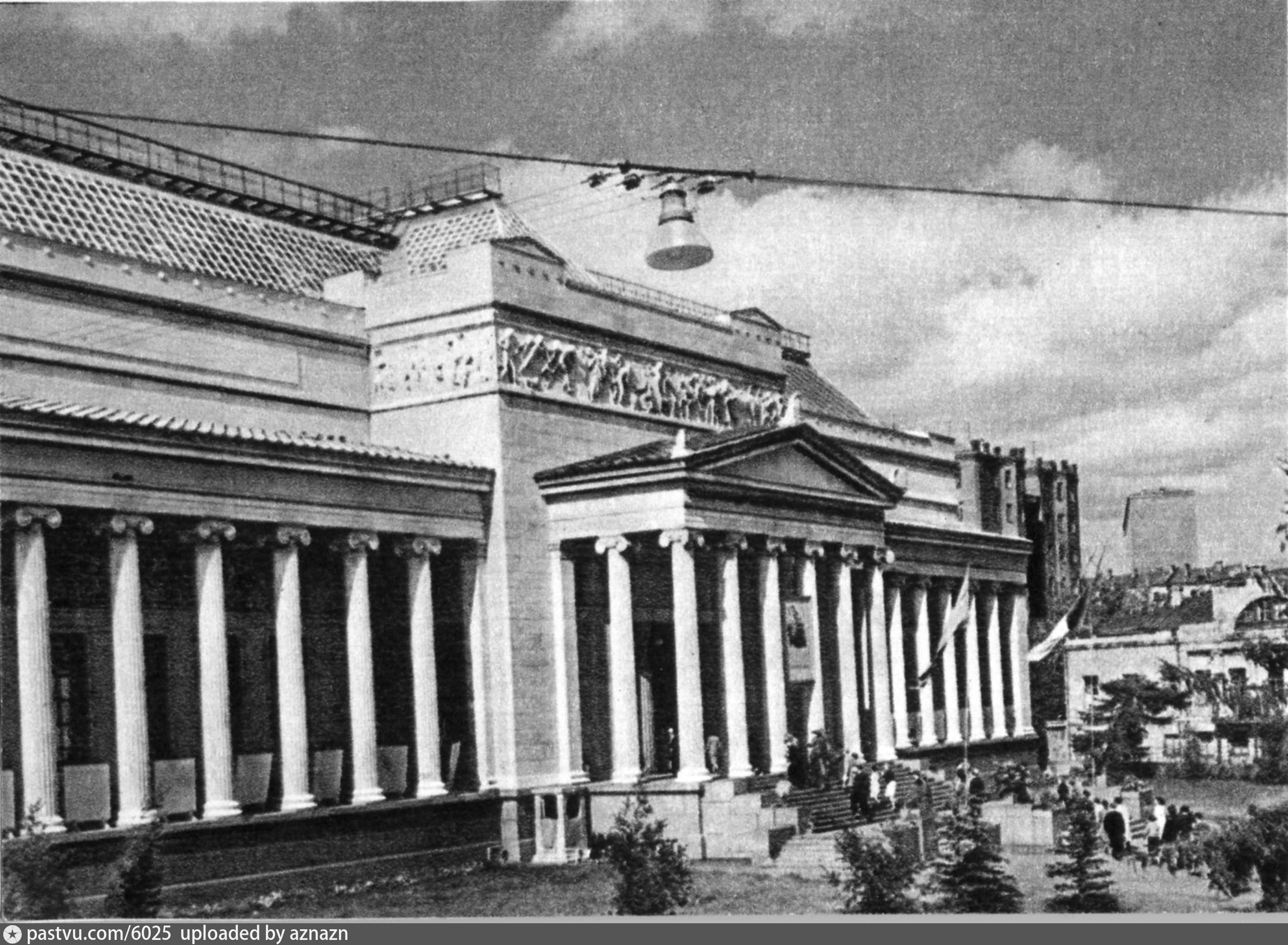 здание музея изобразительных искусств имени пушкина