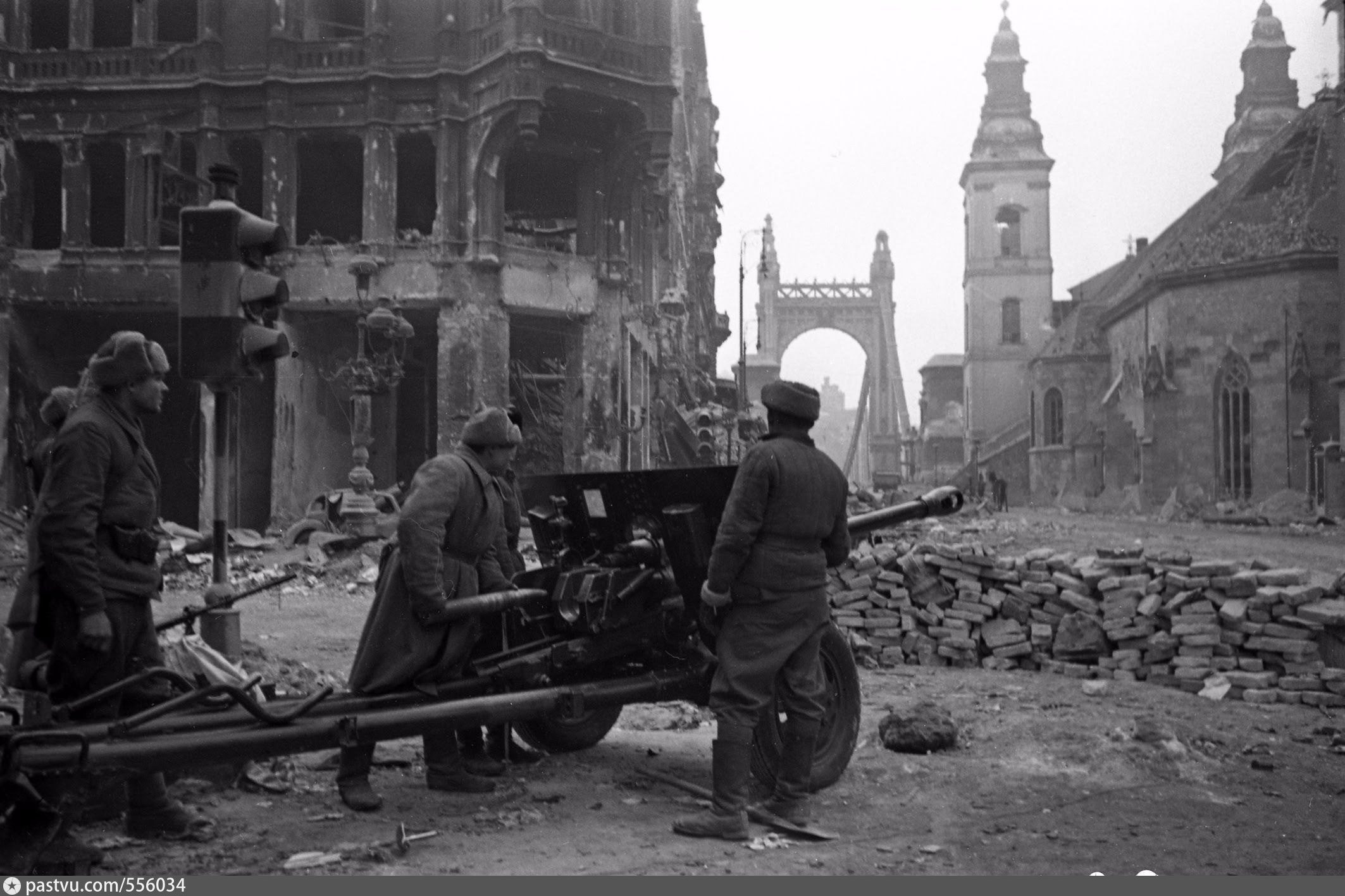 7 февраля 1944 года. Освобождение Будапешта 1944. Штурм Будапешта 1944. 13 Февраля 1945 г. - освобождение Будапешта. Освобождение Будапешта советскими войсками.