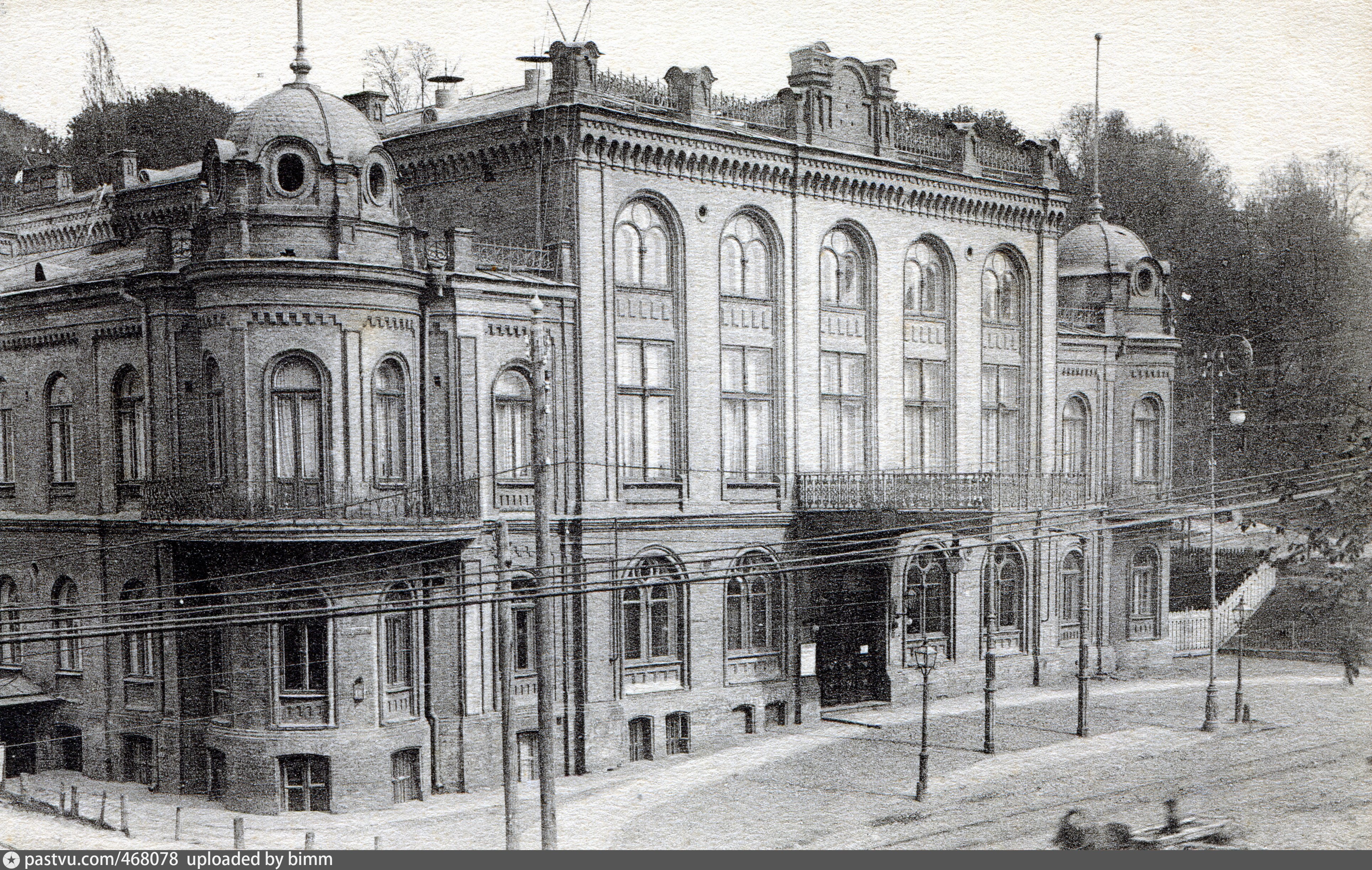 Клуб истории санкт петербурга. Купеческое собрание Казань. Купеческое собрание в Москве 19 века. Здание купеческого собрания Казань. Купеческое собрание Красноярск.