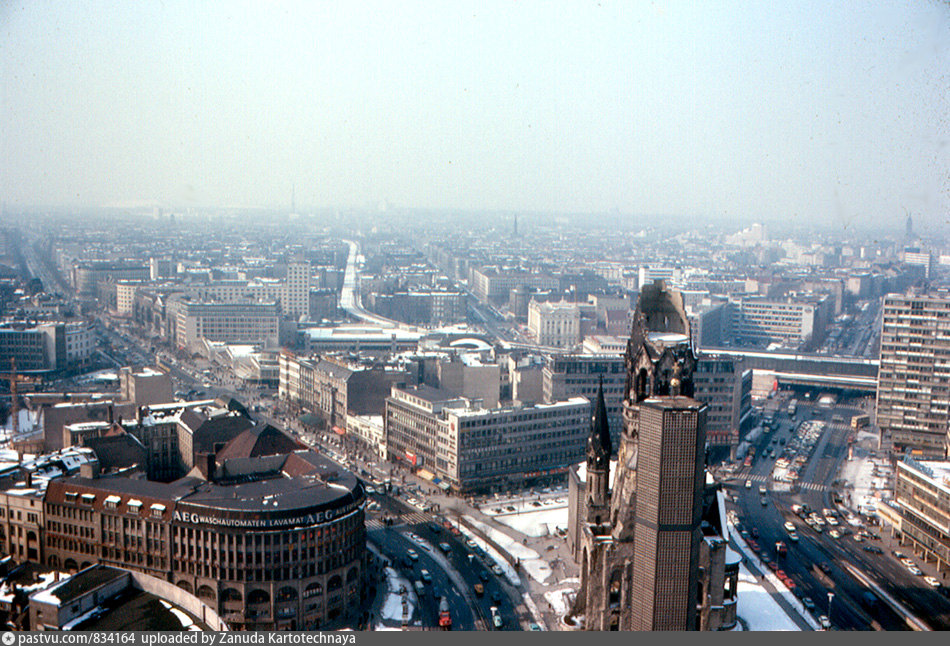 From berlin. Европа центр Берлин. Europa Center Berlin. Европа центр в Западном Берлине.