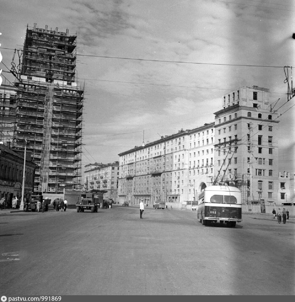 Застава москва. Ленинский проспект Калужская застава. Площадь Калужской заставы. Калужская застава площадь Гагарина. Калужская застава улица Москва.