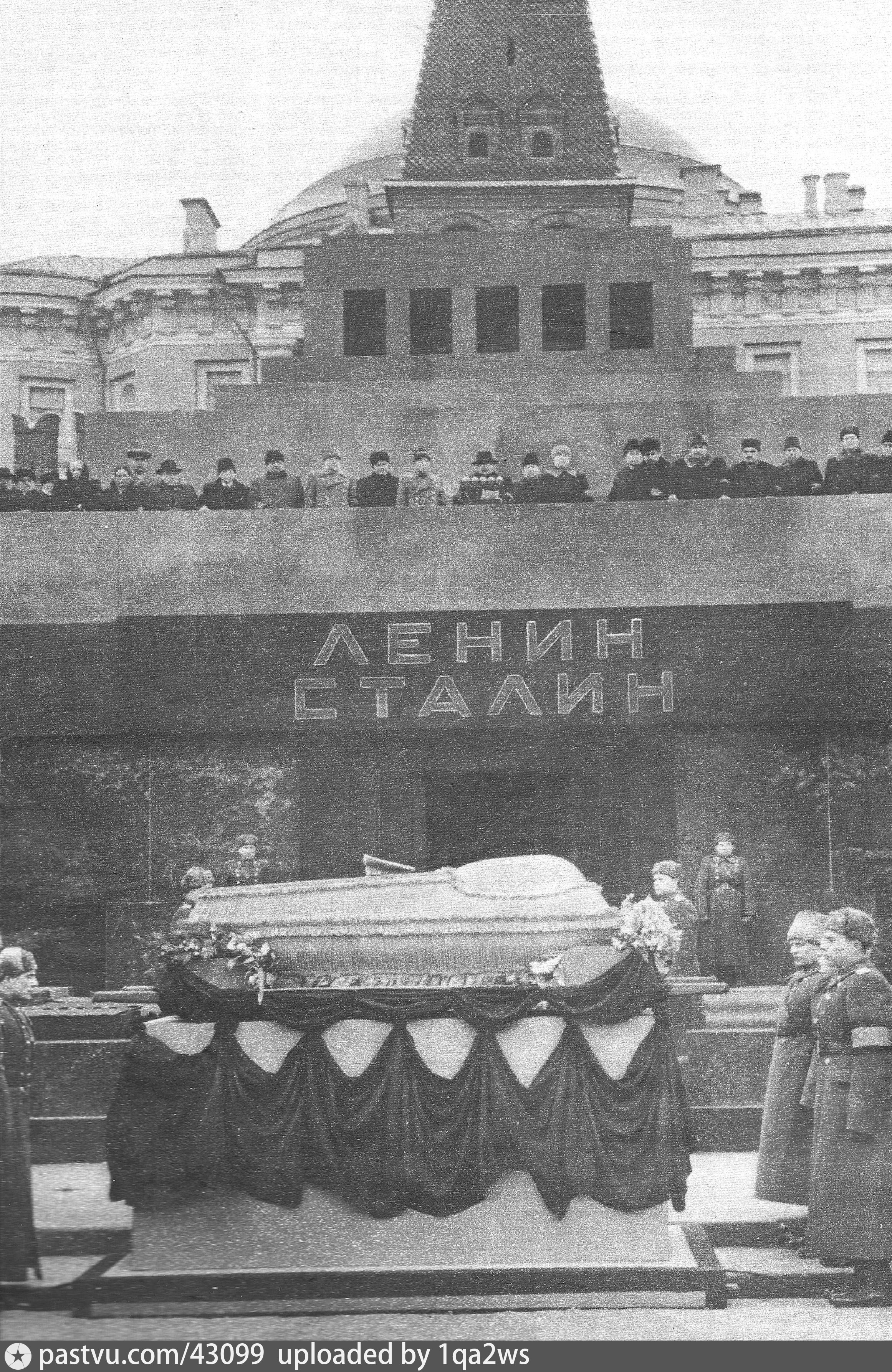 Фото сталина в мавзолее фото
