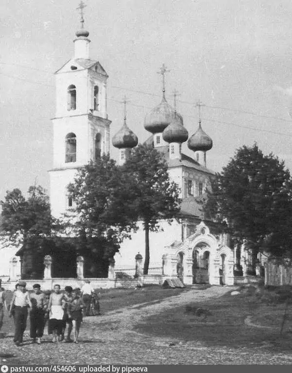 Храм Воздвижения Креста Господня в Свердлово