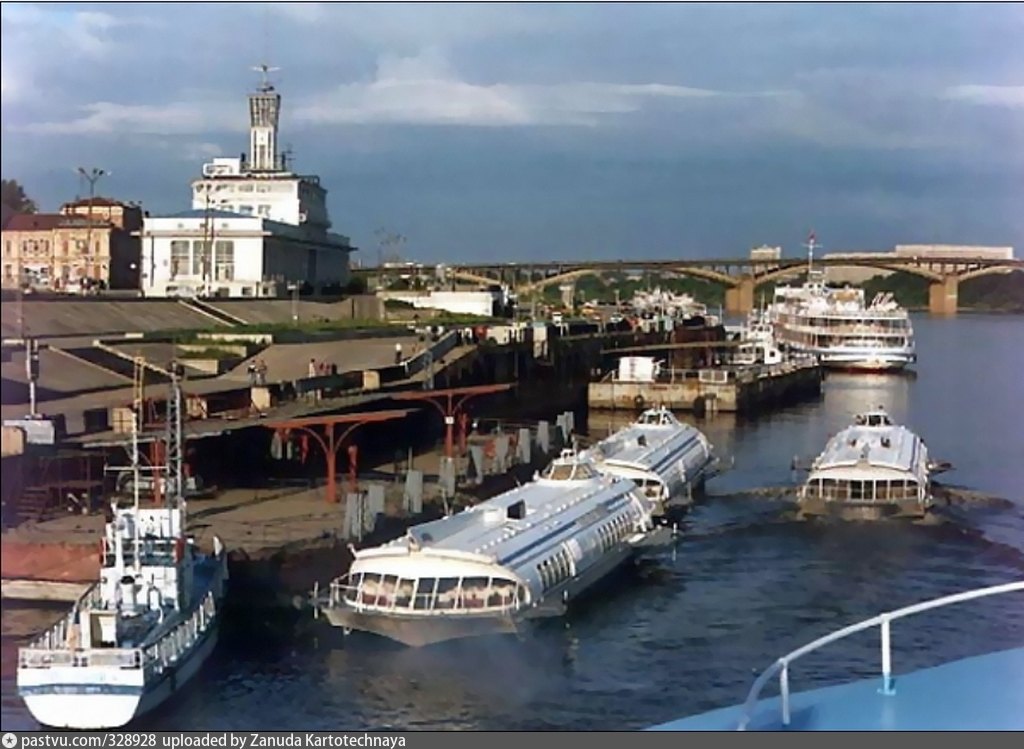 Города порты волги. Стрелка Речной порт Нижний Новгород. Нижегородский грузовой Речной порт. Порт Нижний Новгород. Горький Речной вокзал.