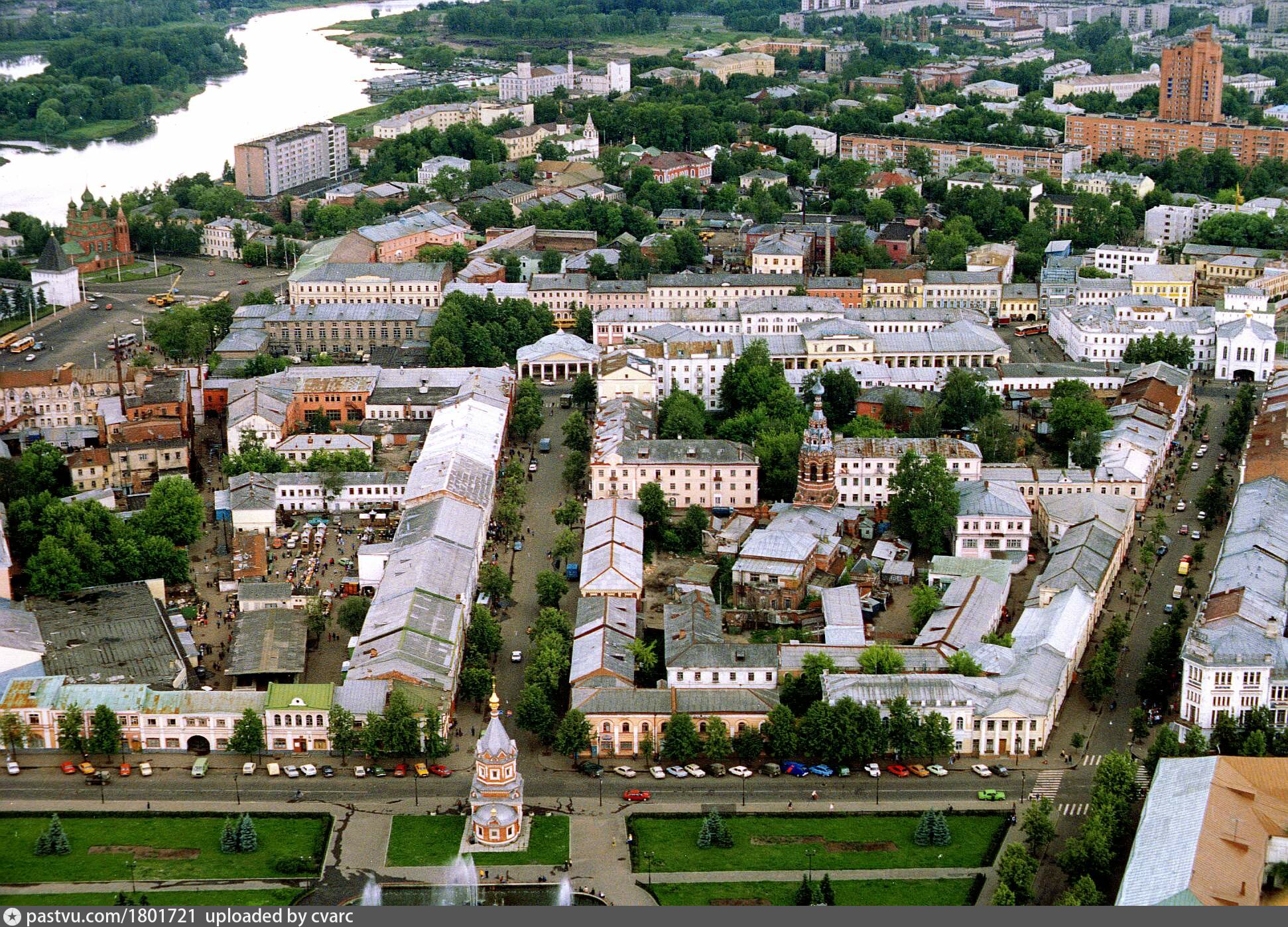 Город почем. Ярославль исторический центр города. Ярославль с высоты птичьего полета. Центр города сверху Ярославль. Город Ярославль с высоты птичьего полета центр.