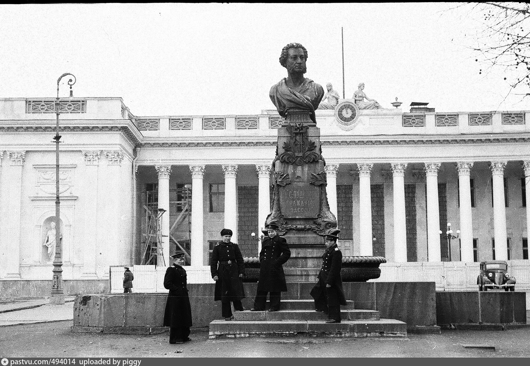 Памятник пушкина и памятник ходасевича что общего