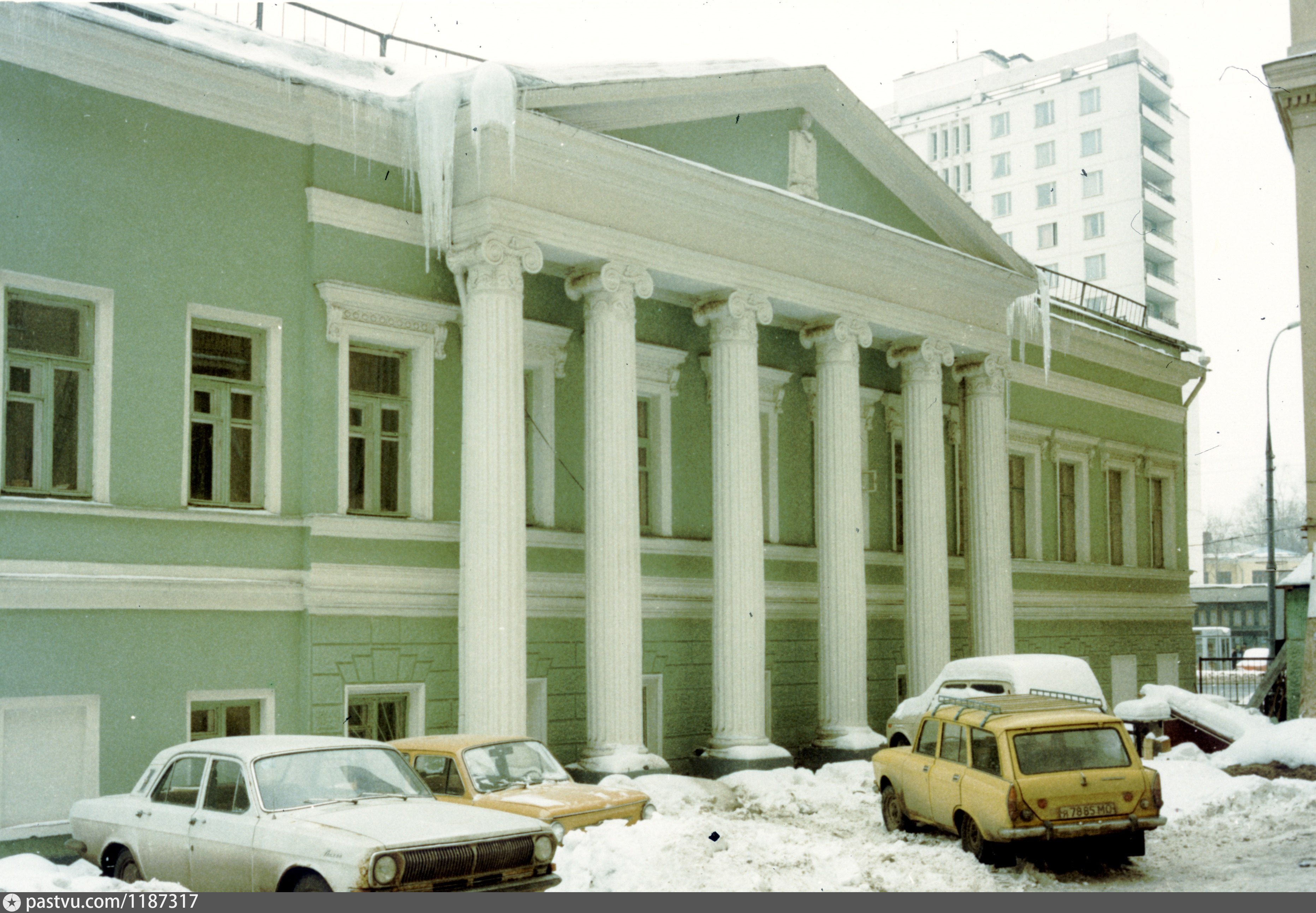 Бугатти бар земляной вал