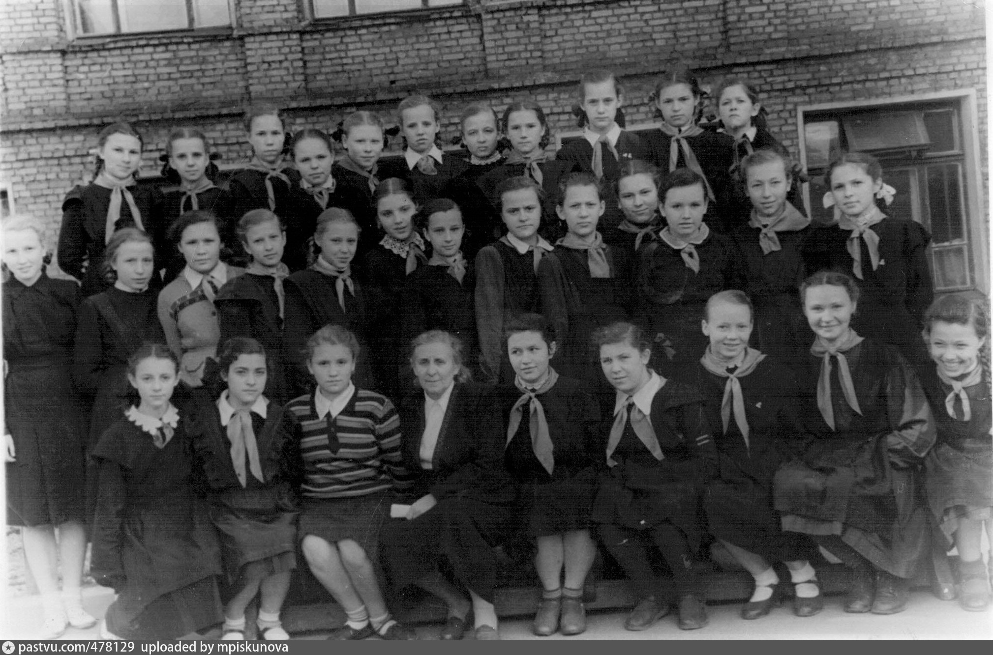 Школа 1951. 142 Школа Москва. Школа 142 горный щит. 142 Школа Ленинграда. 142 Школа Москва Лесной переулок.