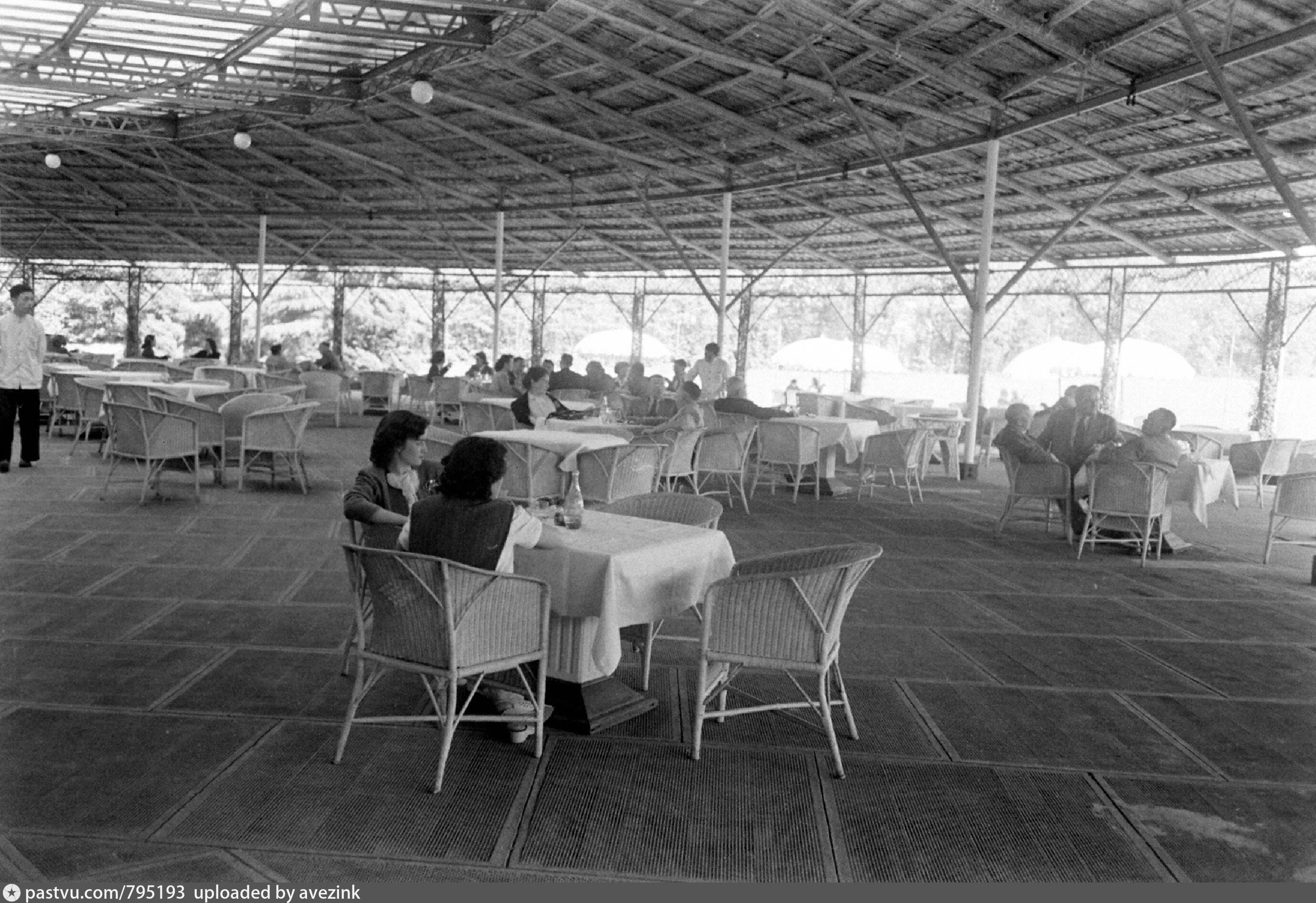 french-club-garden-restaurant