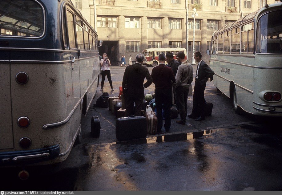 Ленинград глаза. Лиговский проспект в 1960. Ленинград 1960-е годы. Ленинград в 1960 году. Ленинград 1965 год.