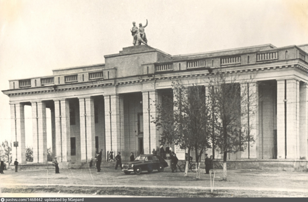 Буйнакск чкалова. Оренбург 1950. Оренбург 1950 год. Буйнакск СССР. Дом колхозника.