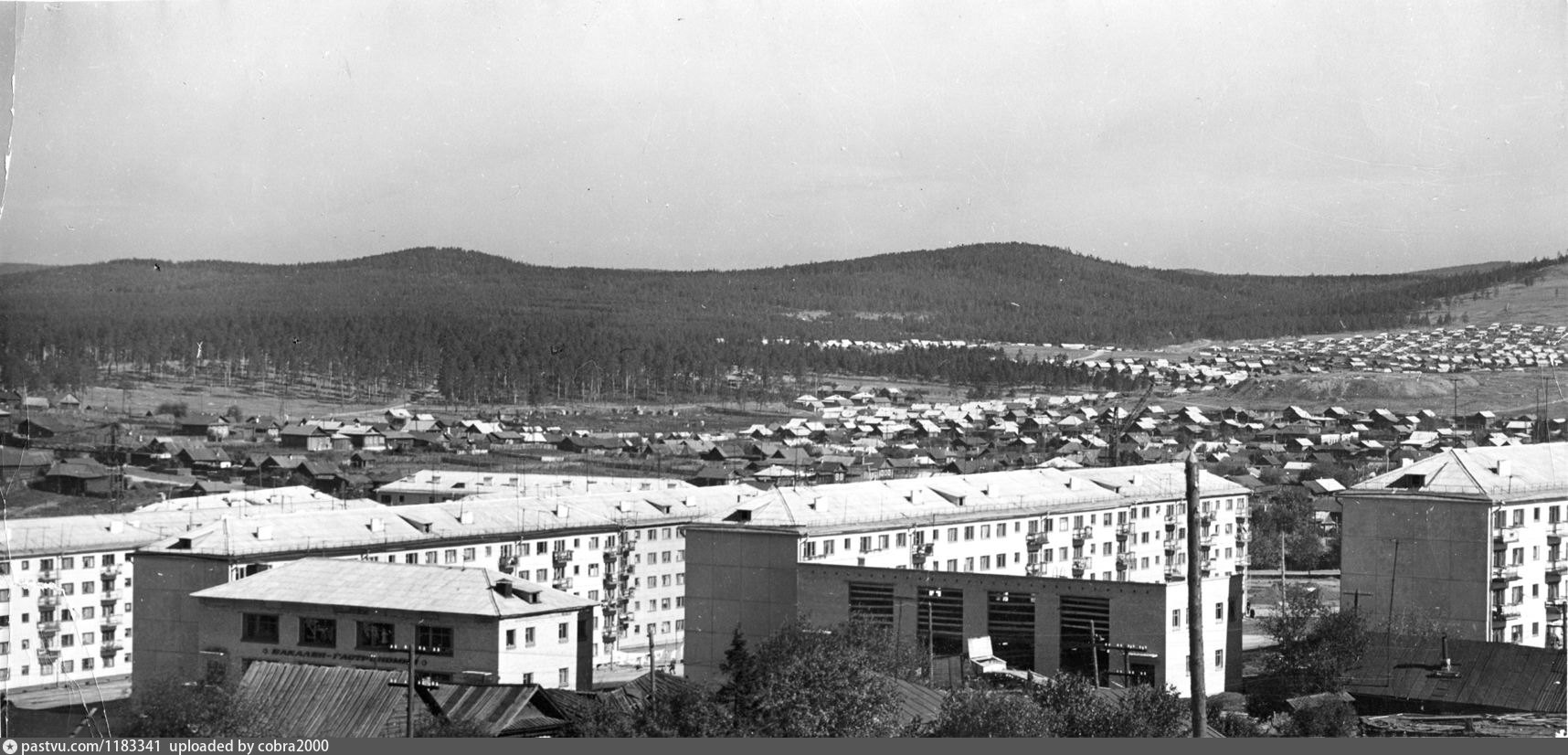 Первоуральск время. Первоуральск завод на Ватутина. Первоуральск 1950. Город Первоуральск улица Ватутина 50. Первоуральск 2000е.