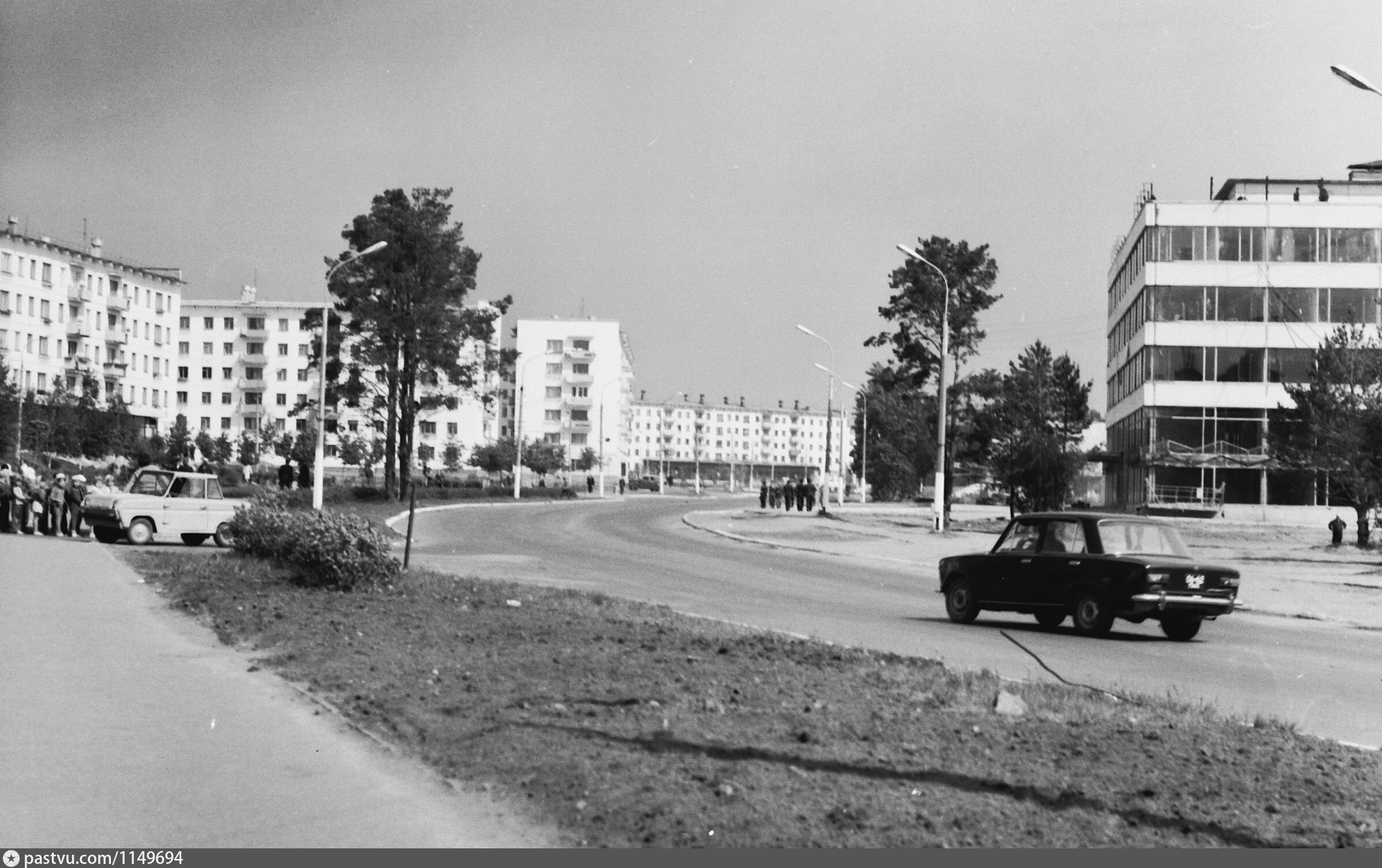 Дом быта Элегант Чайковский. Чайковский город. Город Чайковский 90-х. Город Чайковский ретро фото.