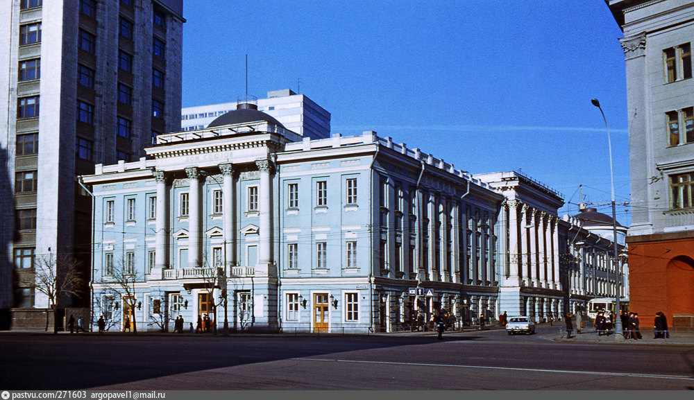 Дом собраний. Казаков дом благородного собрания в Москве. Дом союзов Казаков. Дворянское собрание Казаков. Здание дворянского собрания в Москве.