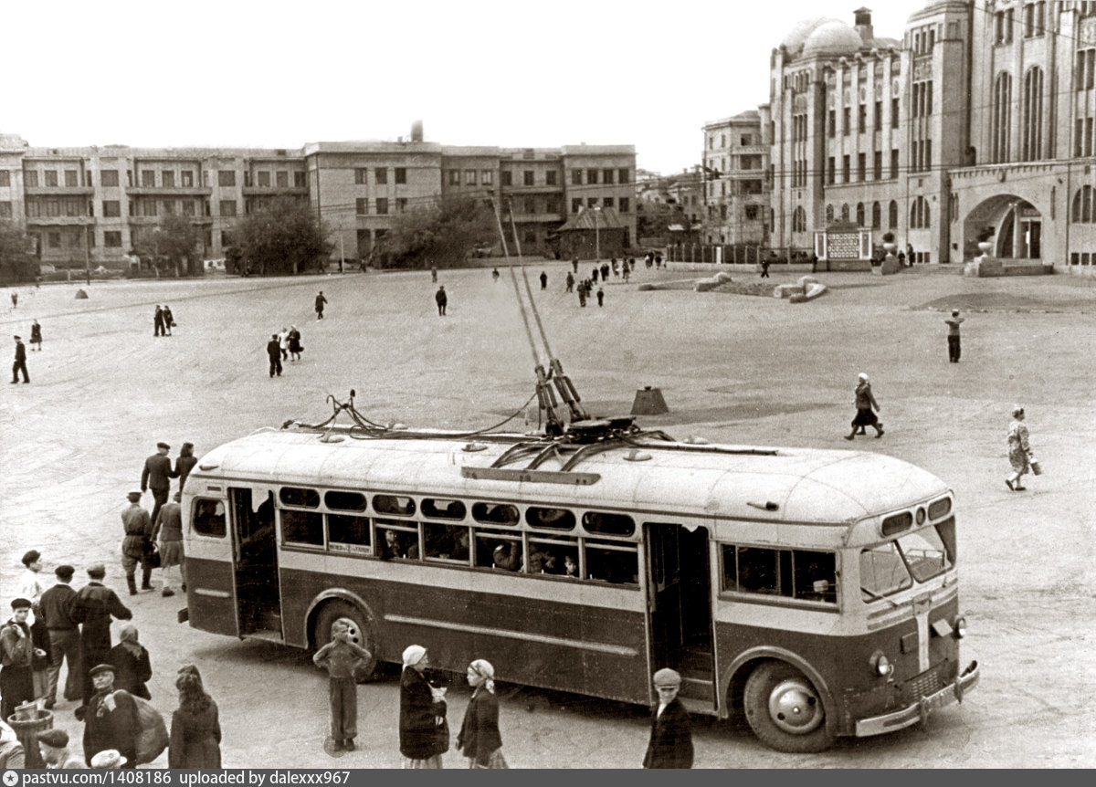 Автобус 1 куйбышев. МТБ-82 троллейбус. МТБ-82 троллейбус в Москве. Троллейбус Самара 1960. Троллейбус МТБ-82 В Ленинграде.