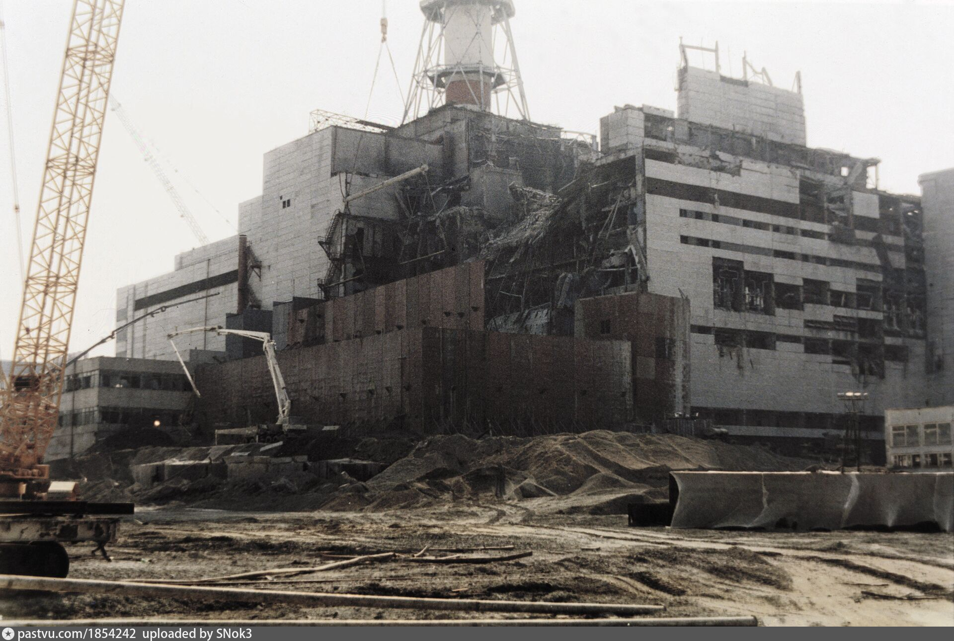 Что случилось в чернобыле в 1986. Авария на Чернобыльской АЭС 1986. Авария на ЧАЭС 1986 Чернобыль. 4 Энергоблок ЧАЭС 1986. ЧАЭС 4 энергоблок 26 апреля 1986.