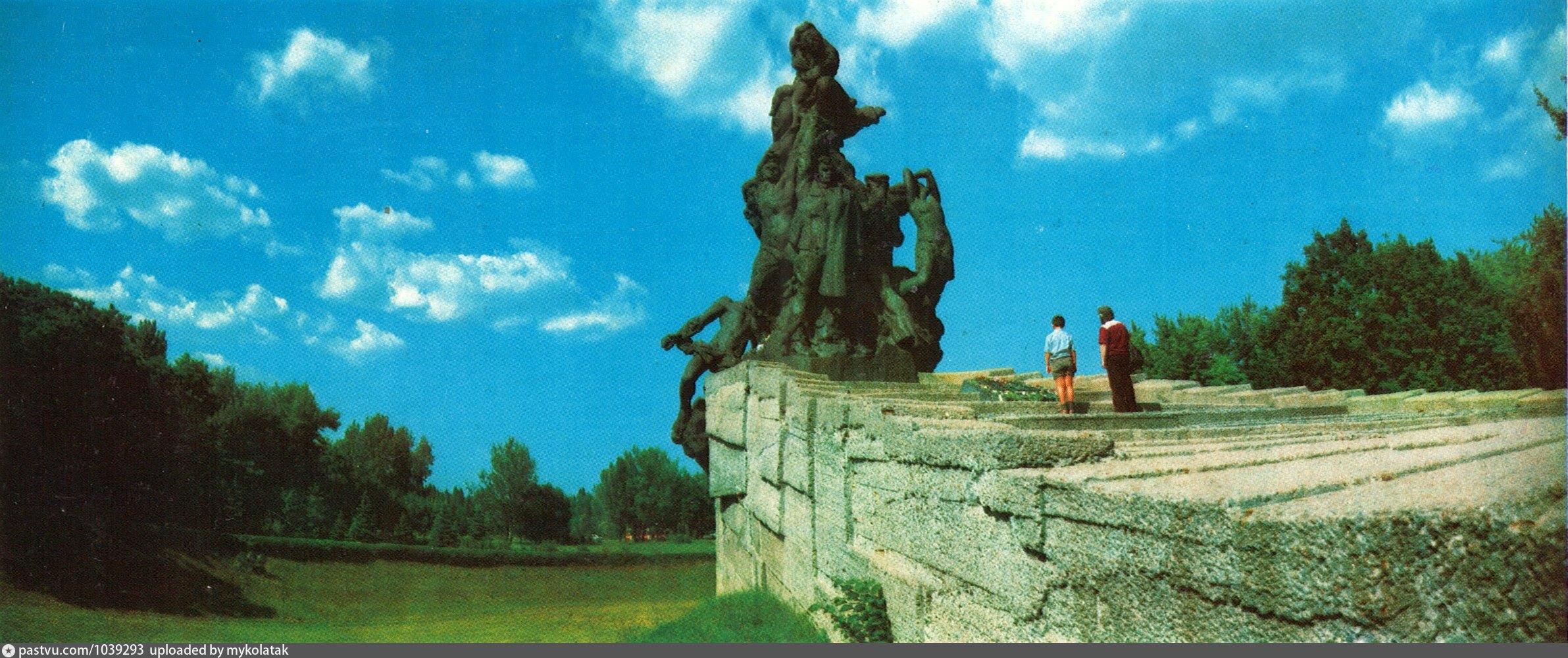 Фото бросание знамен фашистской германии к мавзолею в 1945