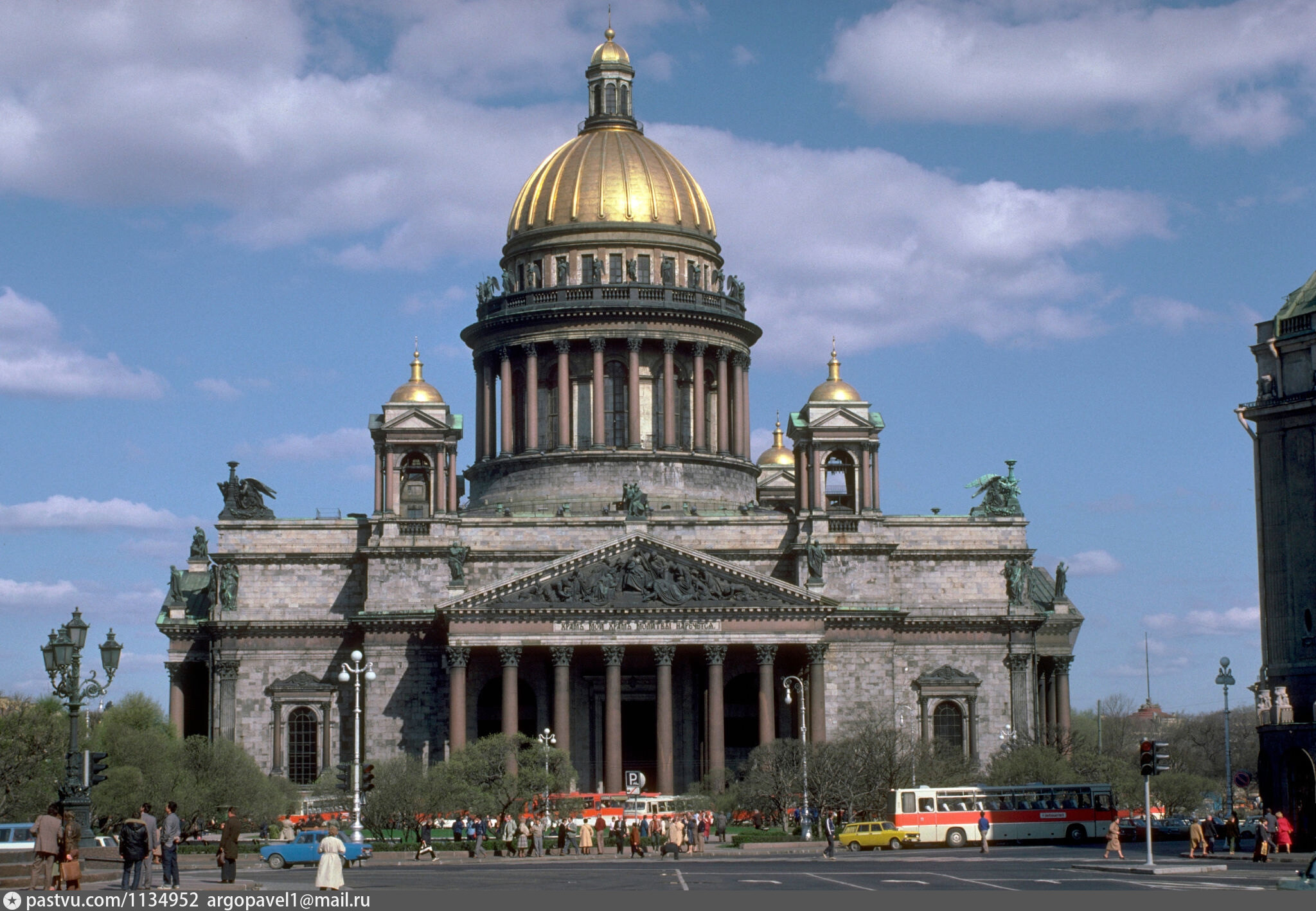 Исаак собор в Санкт Петербурге леса