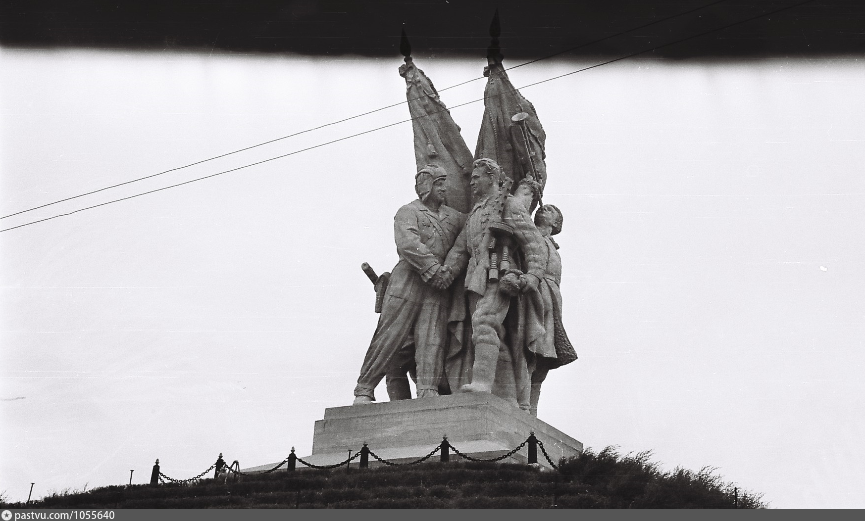 Памятник соединению фронтов. Соединение фронтов Пятиморск. Монумент соединение фронтов Пятиморск. Монумент соединение фронтов Калач на Дону. Монумент соединение фронтов Волгоград.