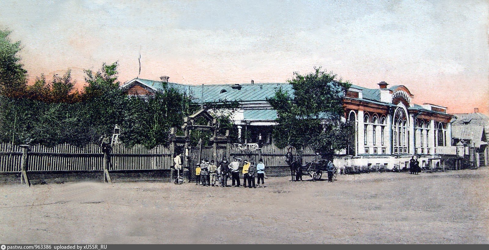 Старый курган. Дом декабриста Розена в Кургане. Курган 19 век. Курган в 18 веке. Курган здание общественного собрания.