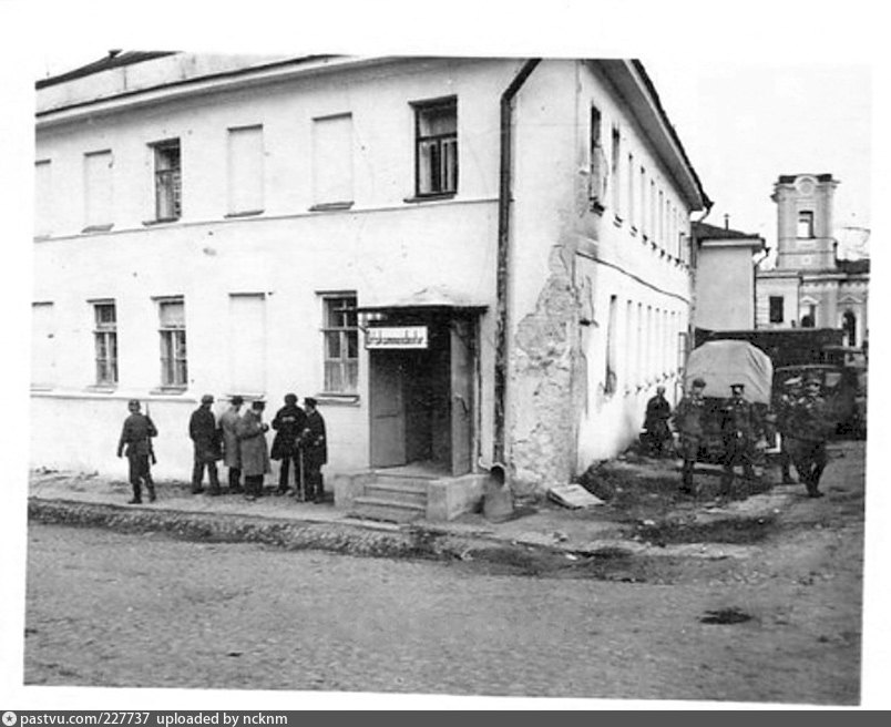 Комендатура псков. Комендатура 1941. Комендатура 1941 Смоленск. Военная комендатура Уссурийск. Серпухов ЖБИ Старая комендатура.