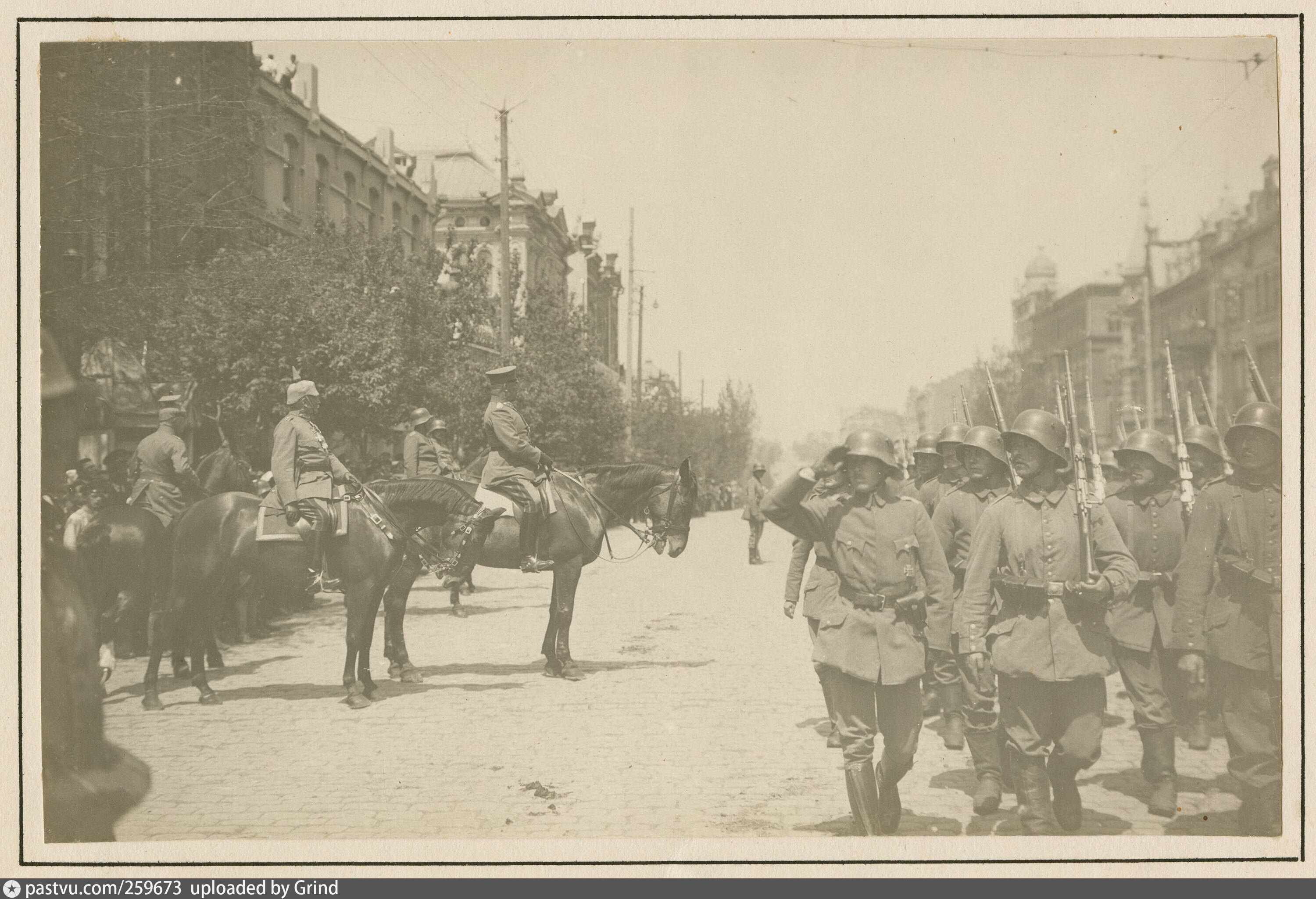 Оккупация таганрога. Таганрог 1918 немцы в Таганроге. Немцы в Таганроге 1918 года. Таганрог оккупация 1918. Немцы в Таганроге 1918г.