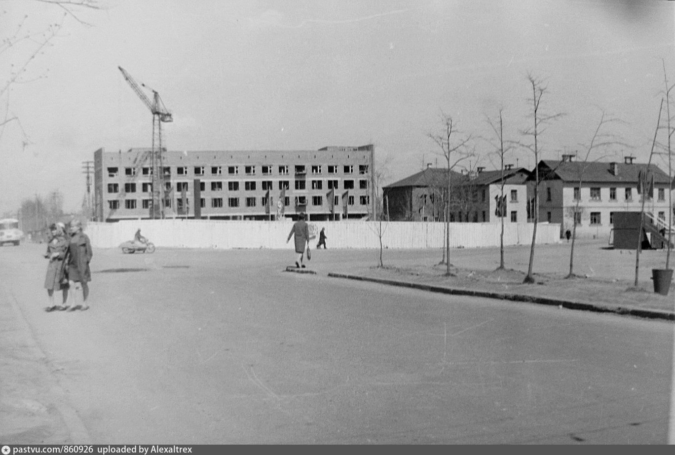 Стройка 1974 хабаровский край. Город Гагарин гостиница Восток. Гостиница Восток город Шахты фото 1957 год. Отель Восток начало строительства.