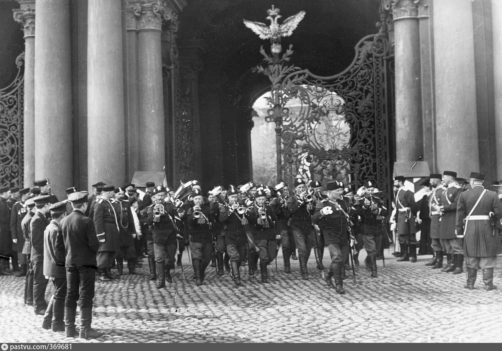 Первые думы. Открытие государственной Думы 1906. Дворцовая площадь Николай 2. Зимний дворец Санкт-Петербург 1906 год. Николай II государственные Думы Российской империи.