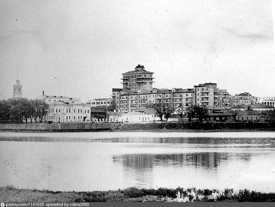 Старый екатеринбург. Сквер Чайковского Свердловск. Городской пруд Свердловск. Екатеринбург в 1955 году. Свердловск город на воде.