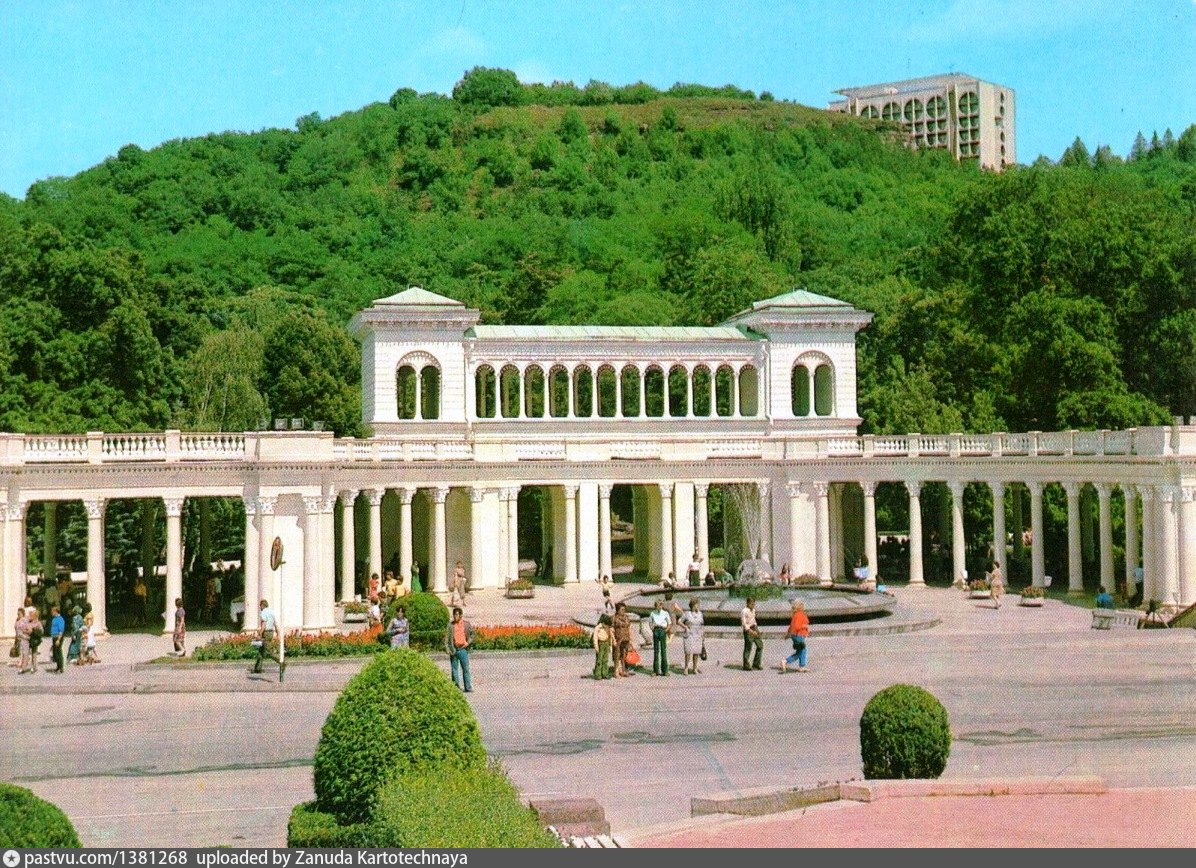 Колоннада кисловодск. Ессентуки колоннада. Кисловодск 1975. Вход в парк Кисловодска колоннада. Кисловодск 1980.