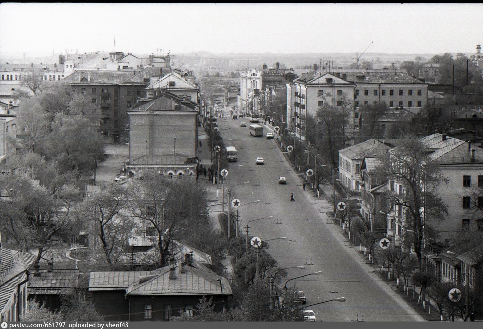 Кирово время. Улица Ленина Киров. Улица Ленина Киров Вознесенская. Фотографии улиц города Кирова Ленина. Фотография улицы Ленина Киров старинная.