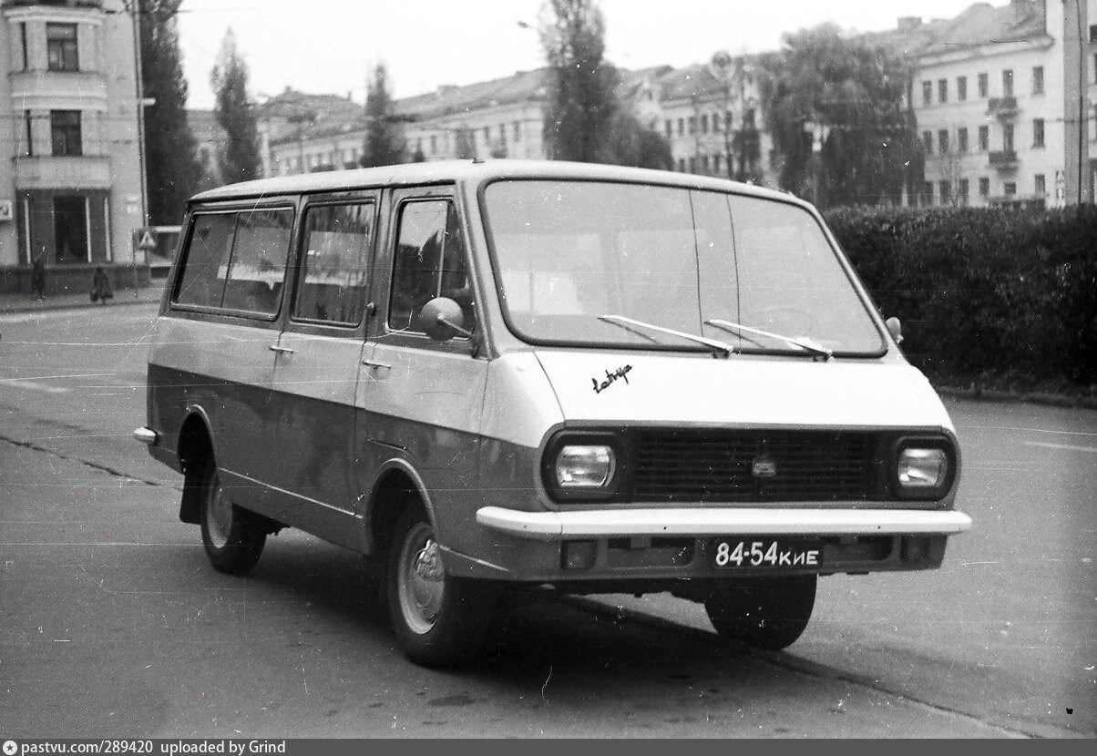 Первый раф. РАФ-2203 микроавтобус. РАФ-2203 Латвия. Советский микроавтобус РАФ 2203. РАФ-2203 микроавтобус в СССР.