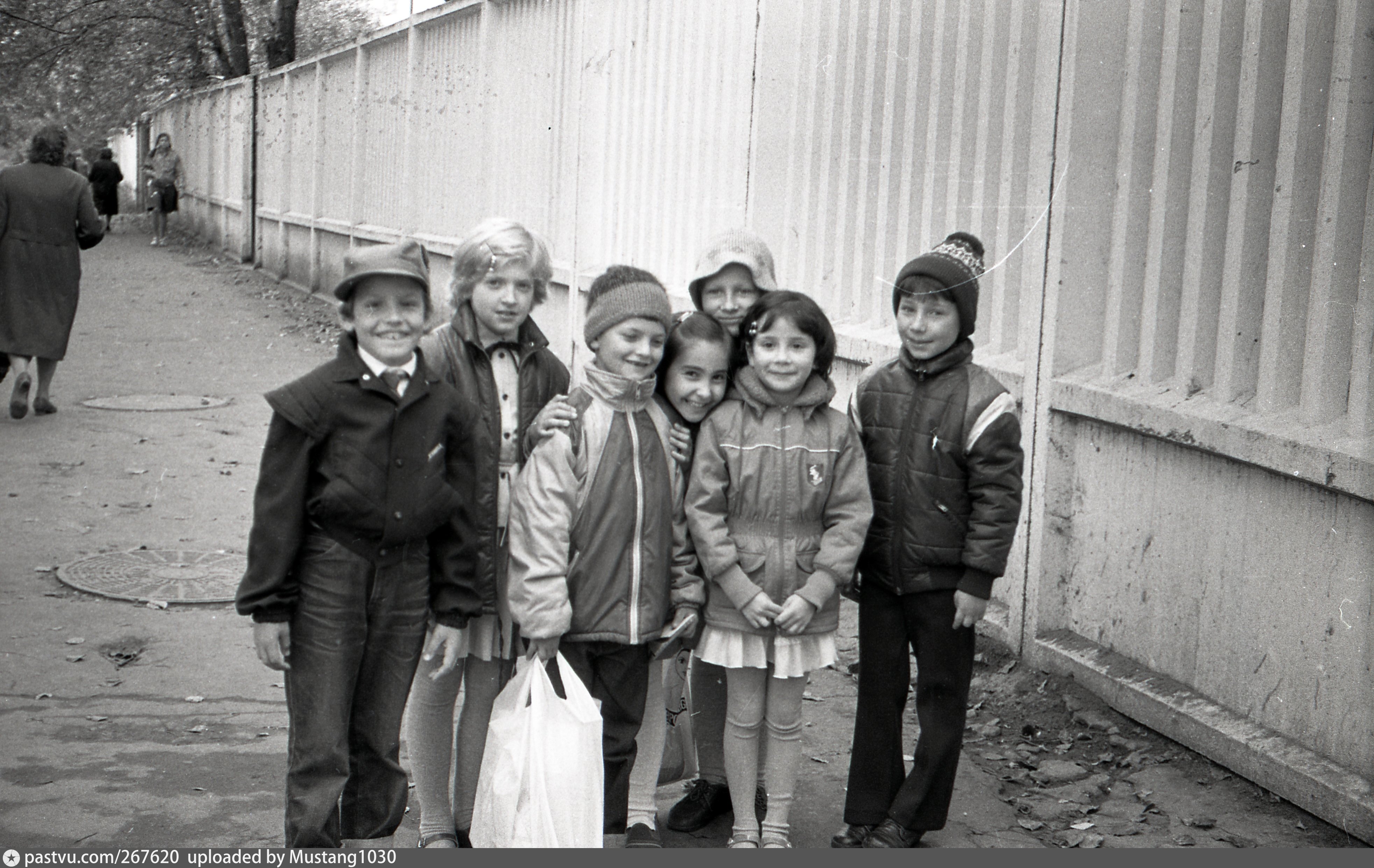 1984 год. СССР 1984 фото. 1984 Год фотографии. Москва 1984 прогулка. СССР Москва 1984 год.