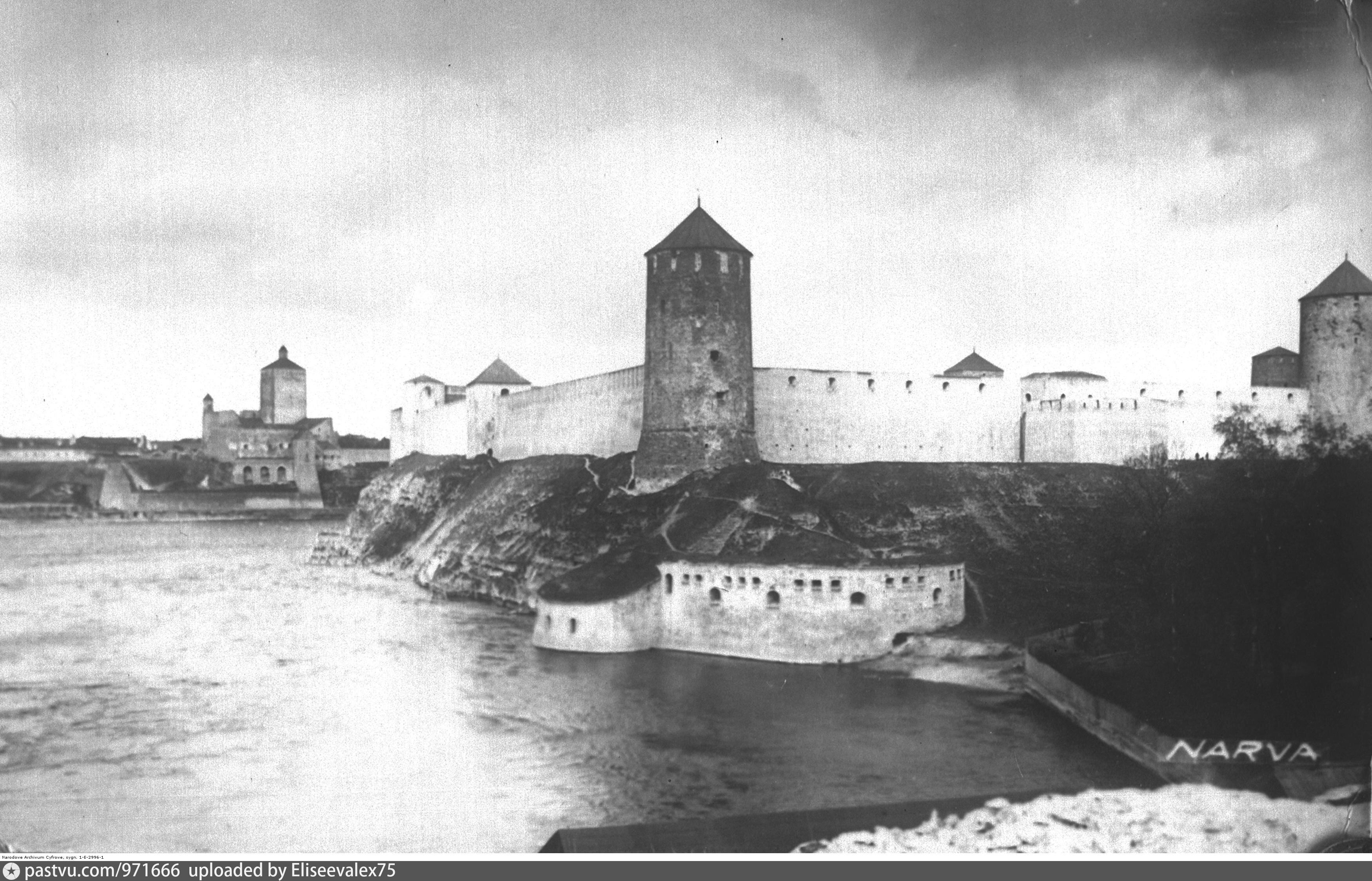 Город нарва в 18 веке. Нарва старый город. Ивангород 1941. Нарва 18 века. Нарва 18 век.