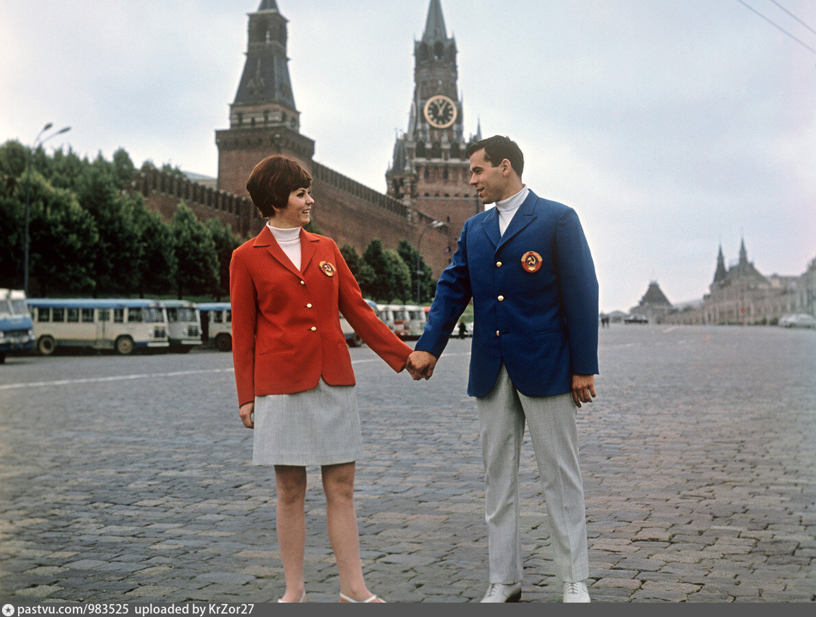 Самое годы в ссср. Форма олимпийской сборной СССР. 1968 Мехико Олимпийская команда СССР. Олимпийская форма сборной СССР 1980. Парадная форма олимпийской сборной СССР на Олимпиаде в Мехико.