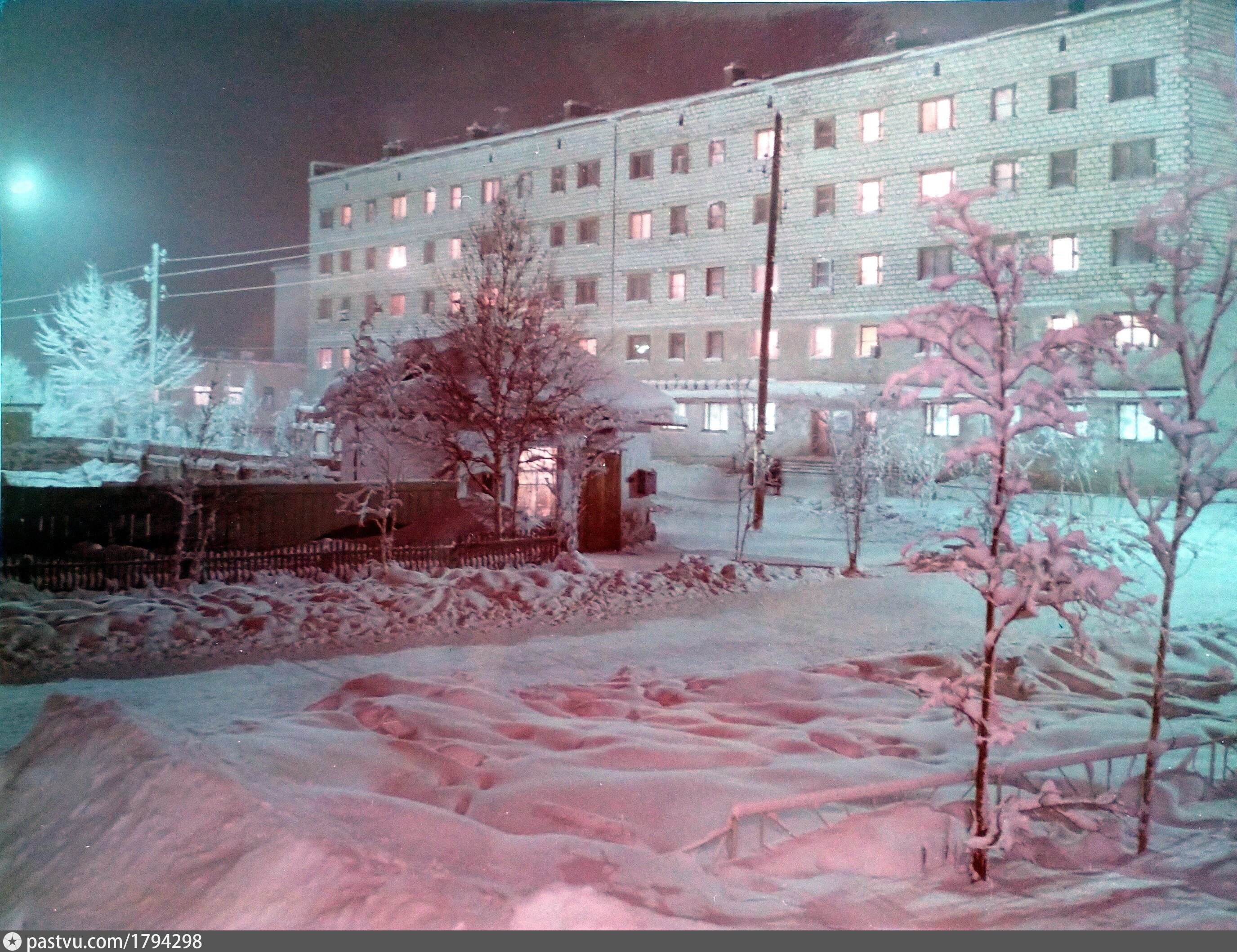 Поселок сеймчан. Поселок Сеймчан Колыма. Сеймчан (посёлок городского типа). Аэропорт Сеймчан Магаданская область.