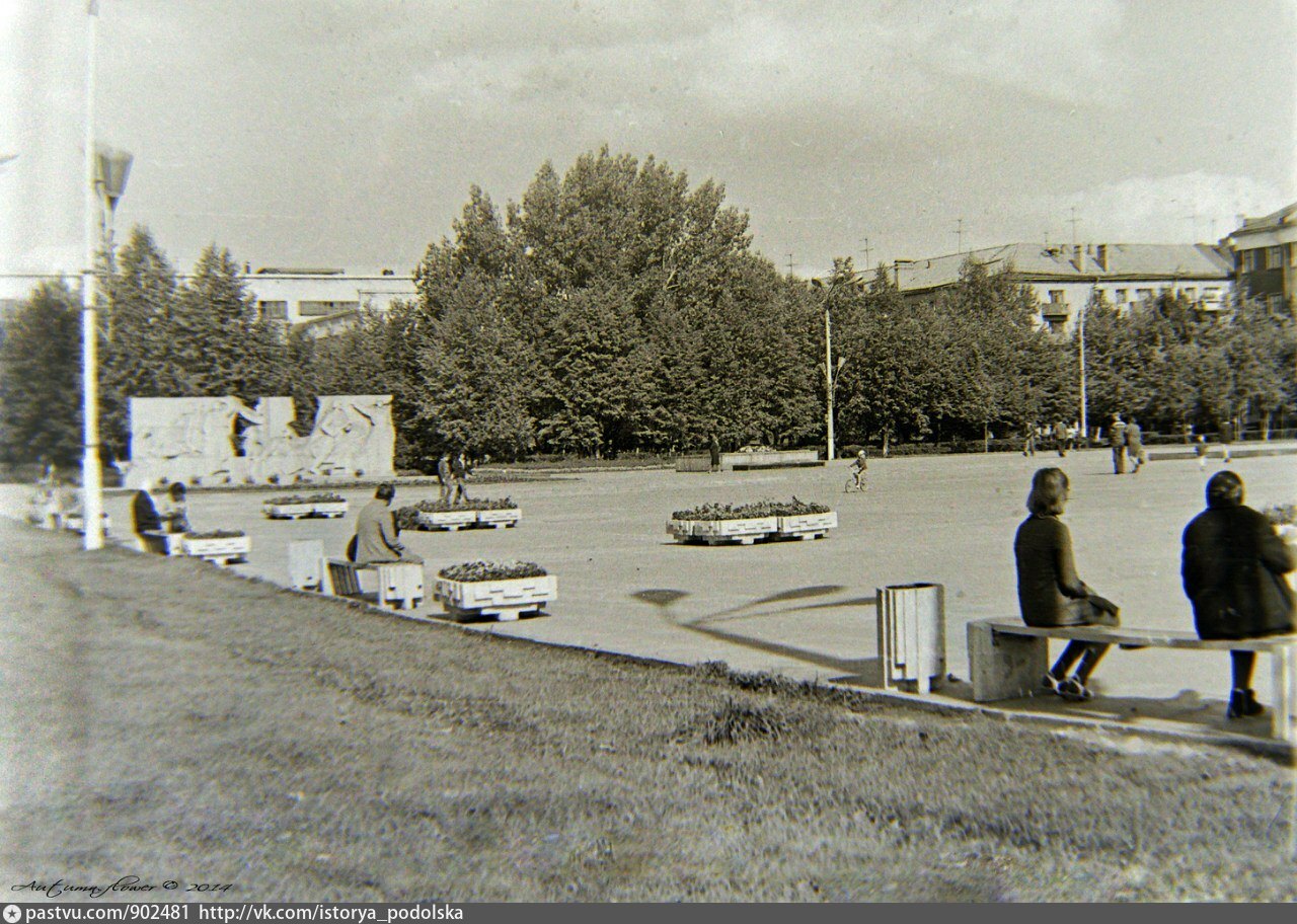 Октябрь 1974. Подольск площадь 50 летия октября. Площадь 50 лет октября Подольск. Фото площади 50 летия октября. Площадь имени 50-летия октября, 2.